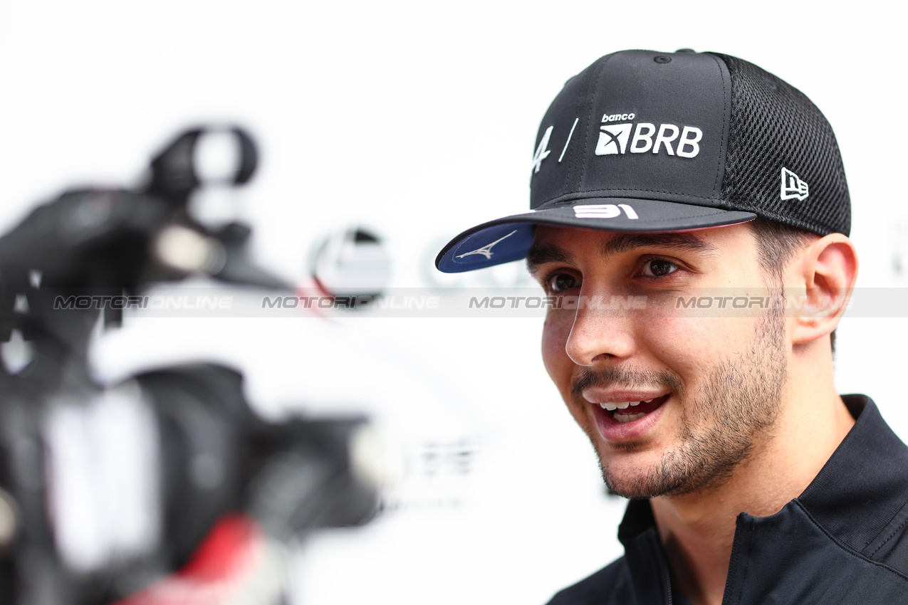 GP BRASILE, Esteban Ocon (FRA), Alpine F1 Team 
31.10.2024. Formula 1 World Championship, Rd 21, Brazilian Grand Prix, Sao Paulo, Brazil, Preparation Day.
- www.xpbimages.com, EMail: requests@xpbimages.com © Copyright: Charniaux / XPB Images