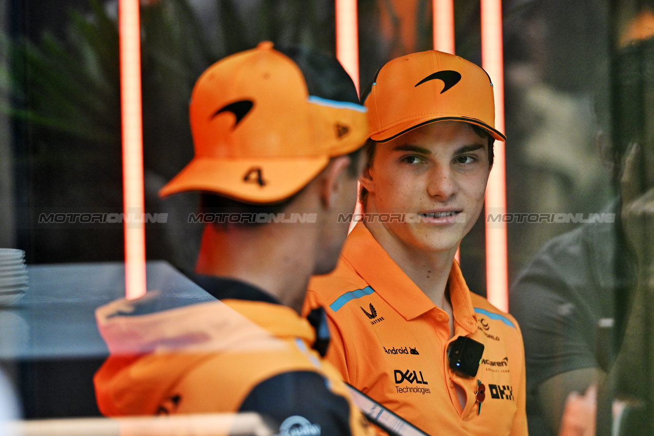 GP BRASILE, Oscar Piastri (AUS) McLaren with Lando Norris (GBR) McLaren.

31.10.2024. Formula 1 World Championship, Rd 21, Brazilian Grand Prix, Sao Paulo, Brazil, Preparation Day.

- www.xpbimages.com, EMail: requests@xpbimages.com © Copyright: Price / XPB Images