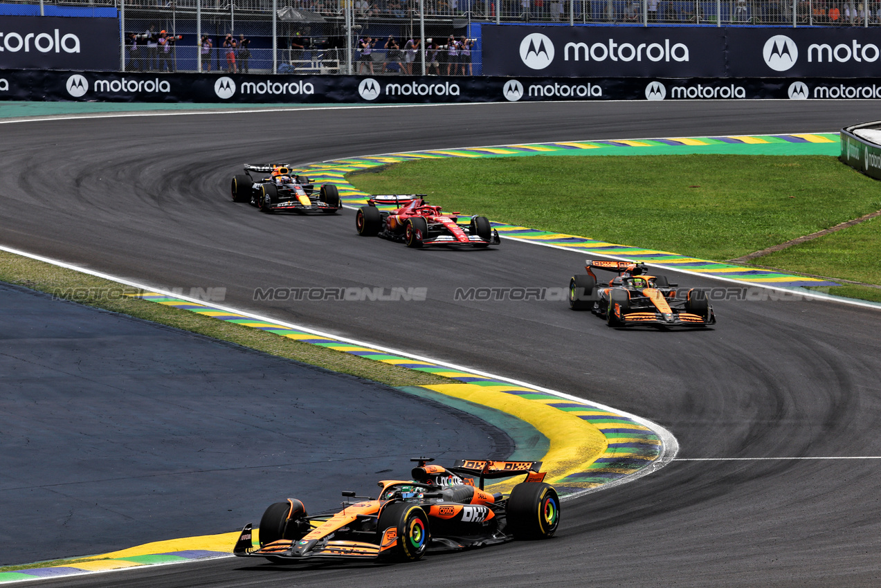 GP BRASILE, Oscar Piastri (AUS) McLaren MCL38.

02.11.2024. Formula 1 World Championship, Rd 21, Brazilian Grand Prix, Sao Paulo, Brazil, Sprint e Qualifiche Day.

- www.xpbimages.com, EMail: requests@xpbimages.com © Copyright: Batchelor / XPB Images