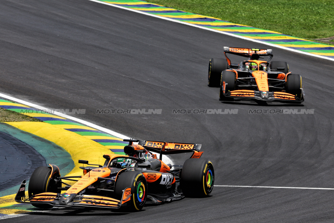 GP BRASILE, Oscar Piastri (AUS) McLaren MCL38.

02.11.2024. Formula 1 World Championship, Rd 21, Brazilian Grand Prix, Sao Paulo, Brazil, Sprint e Qualifiche Day.

- www.xpbimages.com, EMail: requests@xpbimages.com © Copyright: Batchelor / XPB Images