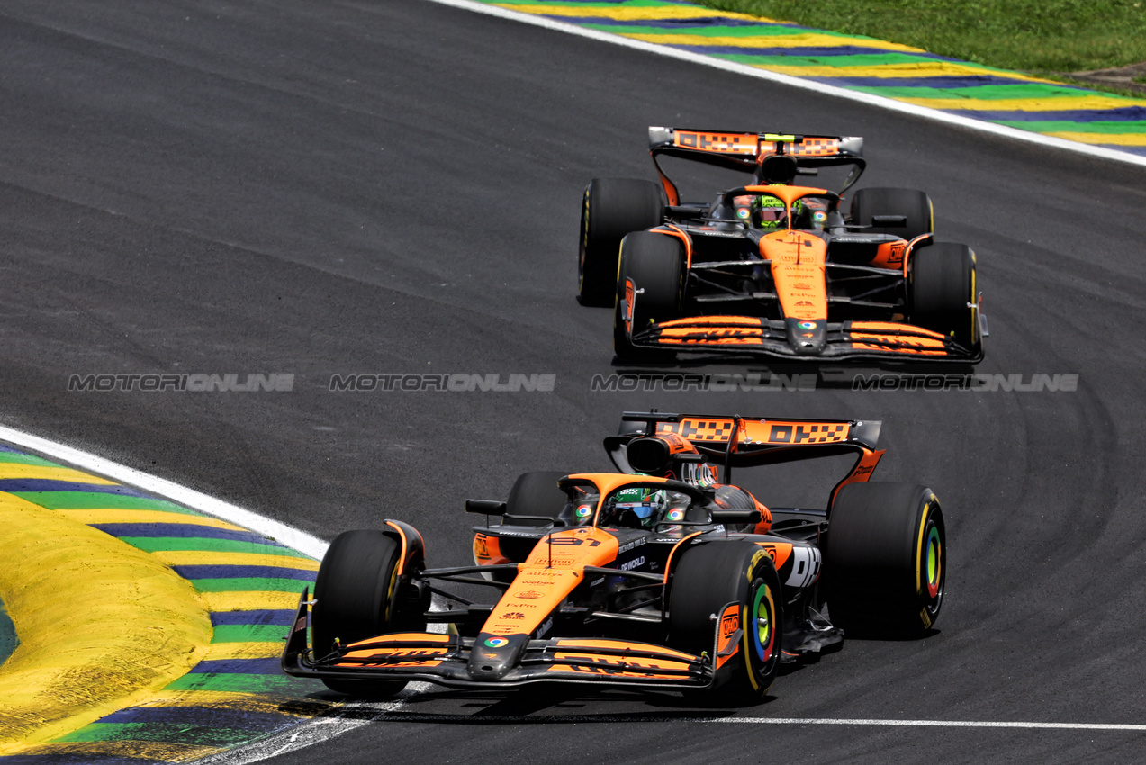 GP BRASILE, Oscar Piastri (AUS) McLaren MCL38.

02.11.2024. Formula 1 World Championship, Rd 21, Brazilian Grand Prix, Sao Paulo, Brazil, Sprint e Qualifiche Day.

- www.xpbimages.com, EMail: requests@xpbimages.com © Copyright: Batchelor / XPB Images