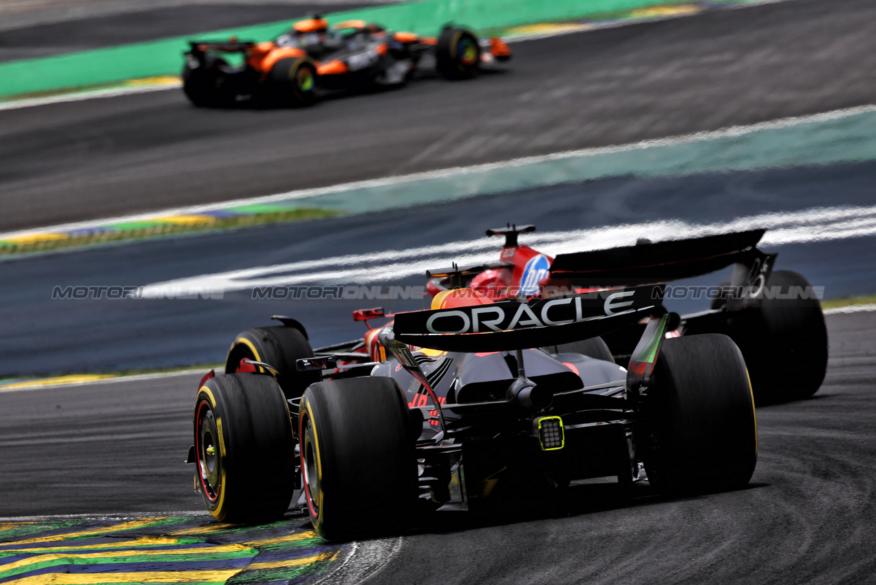 GP BRASILE, Max Verstappen (NLD) Red Bull Racing RB20.

02.11.2024. Formula 1 World Championship, Rd 21, Brazilian Grand Prix, Sao Paulo, Brazil, Sprint e Qualifiche Day.

- www.xpbimages.com, EMail: requests@xpbimages.com © Copyright: Charniaux / XPB Images