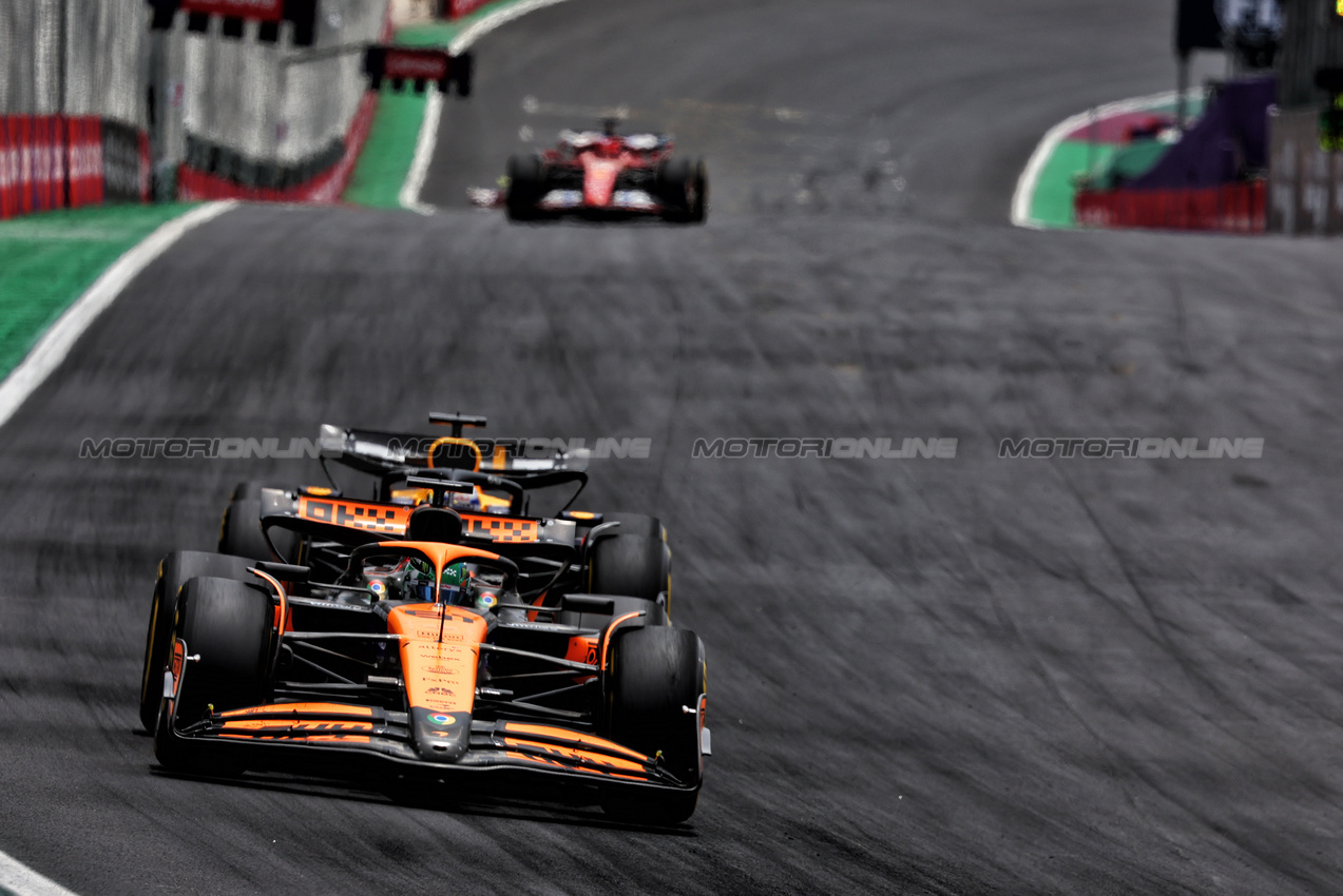 GP BRASILE, Oscar Piastri (AUS) McLaren MCL38.

02.11.2024. Formula 1 World Championship, Rd 21, Brazilian Grand Prix, Sao Paulo, Brazil, Sprint e Qualifiche Day.

- www.xpbimages.com, EMail: requests@xpbimages.com © Copyright: Charniaux / XPB Images