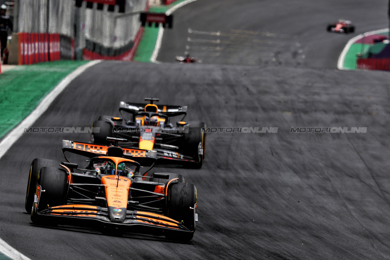 GP BRASILE, Oscar Piastri (AUS) McLaren MCL38.

02.11.2024. Formula 1 World Championship, Rd 21, Brazilian Grand Prix, Sao Paulo, Brazil, Sprint e Qualifiche Day.

- www.xpbimages.com, EMail: requests@xpbimages.com © Copyright: Charniaux / XPB Images