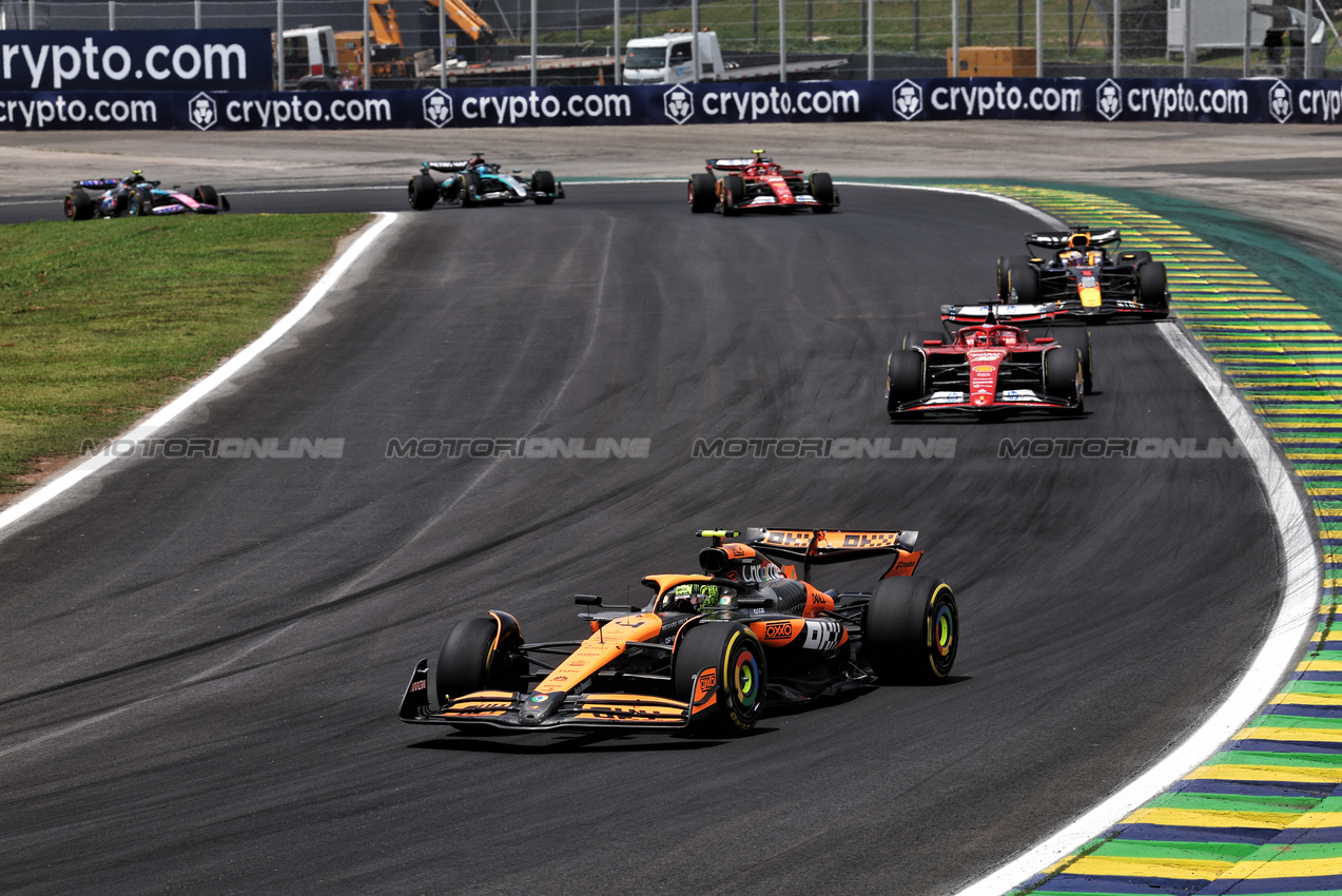 GP BRASILE, Lando Norris (GBR) McLaren MCL38 at the partenza of Sprint.

02.11.2024. Formula 1 World Championship, Rd 21, Brazilian Grand Prix, Sao Paulo, Brazil, Sprint e Qualifiche Day.

 - www.xpbimages.com, EMail: requests@xpbimages.com © Copyright: Staley / XPB Images