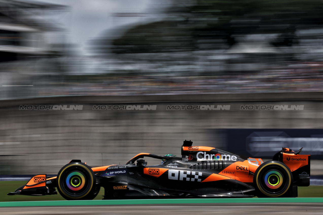 GP BRASILE, Oscar Piastri (AUS) McLaren MCL38.

02.11.2024. Formula 1 World Championship, Rd 21, Brazilian Grand Prix, Sao Paulo, Brazil, Sprint e Qualifiche Day.

 - www.xpbimages.com, EMail: requests@xpbimages.com © Copyright: Staley / XPB Images