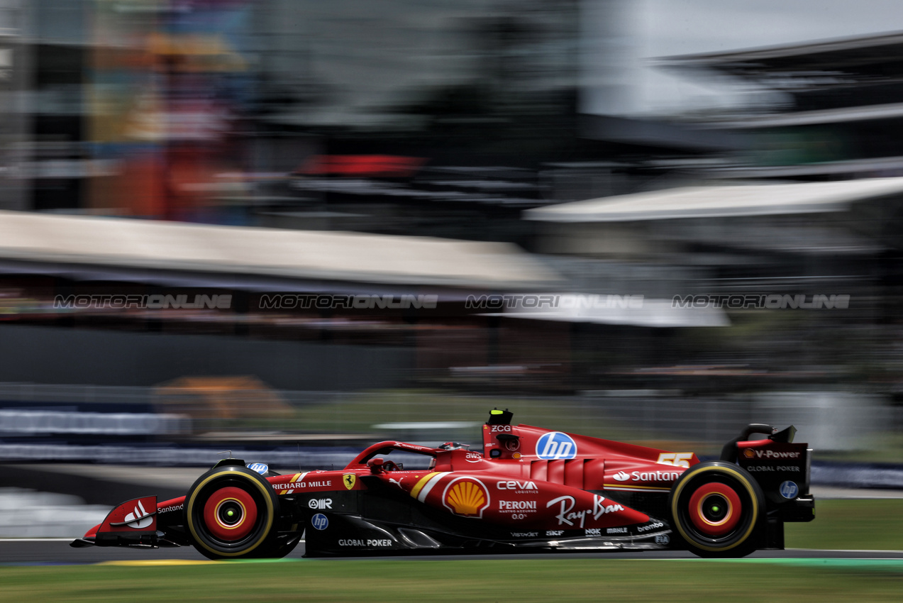 GP BRASILE, Carlos Sainz Jr (ESP) Ferrari SF-24.

02.11.2024. Formula 1 World Championship, Rd 21, Brazilian Grand Prix, Sao Paulo, Brazil, Sprint e Qualifiche Day.

 - www.xpbimages.com, EMail: requests@xpbimages.com © Copyright: Staley / XPB Images