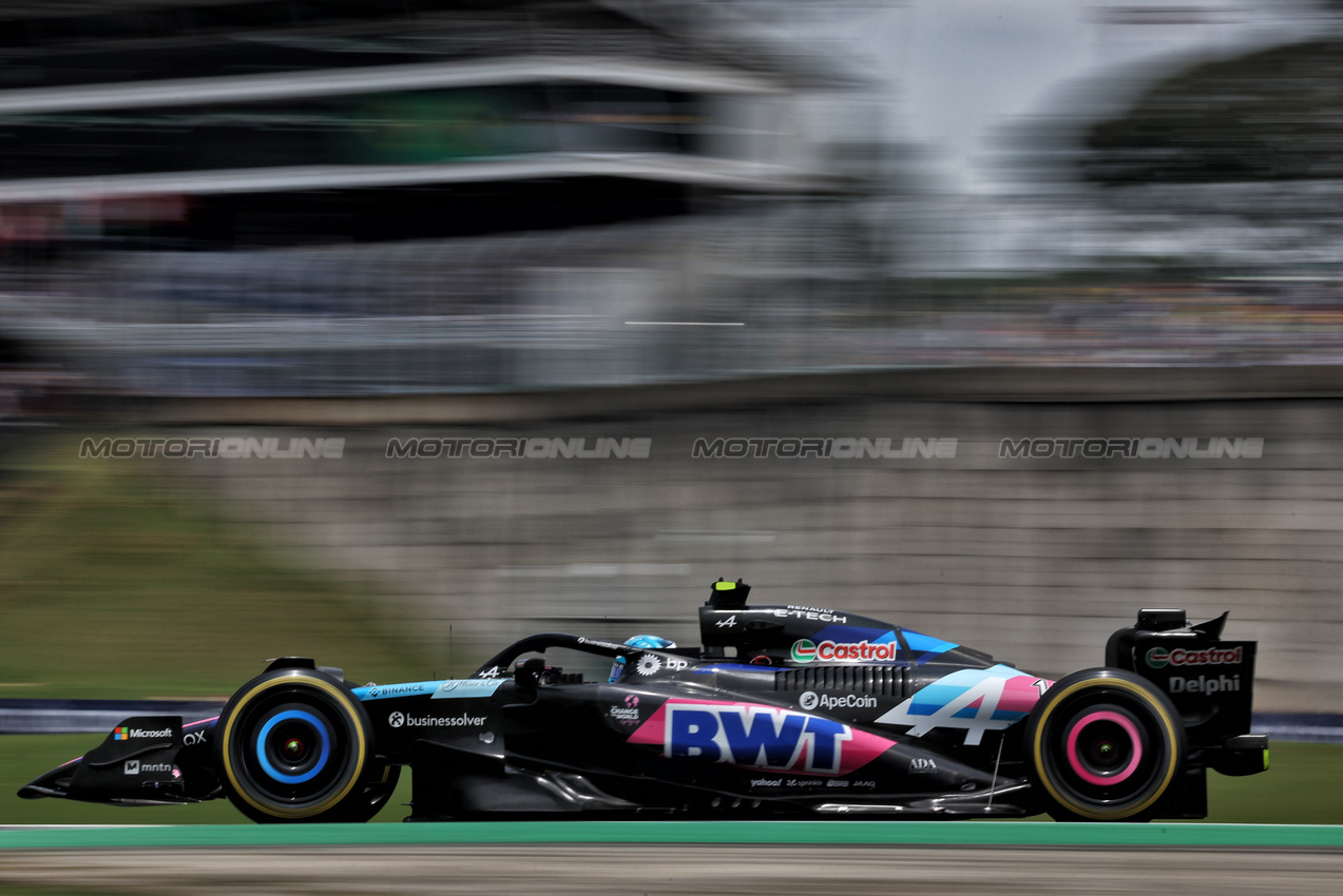 GP BRASILE, Pierre Gasly (FRA) Alpine F1 Team A524.

02.11.2024. Formula 1 World Championship, Rd 21, Brazilian Grand Prix, Sao Paulo, Brazil, Sprint e Qualifiche Day.

 - www.xpbimages.com, EMail: requests@xpbimages.com © Copyright: Staley / XPB Images