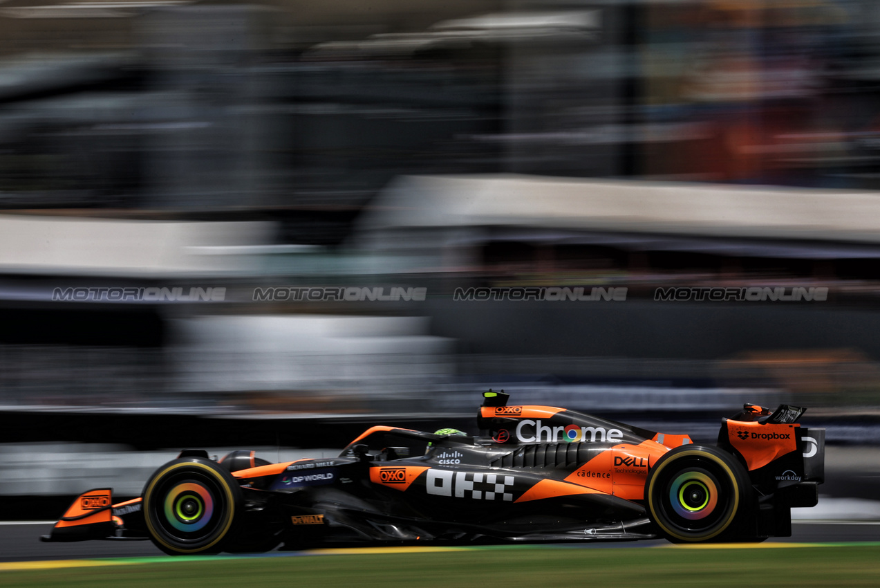 GP BRASILE, Lando Norris (GBR) McLaren MCL38.

02.11.2024. Formula 1 World Championship, Rd 21, Brazilian Grand Prix, Sao Paulo, Brazil, Sprint e Qualifiche Day.

 - www.xpbimages.com, EMail: requests@xpbimages.com © Copyright: Staley / XPB Images