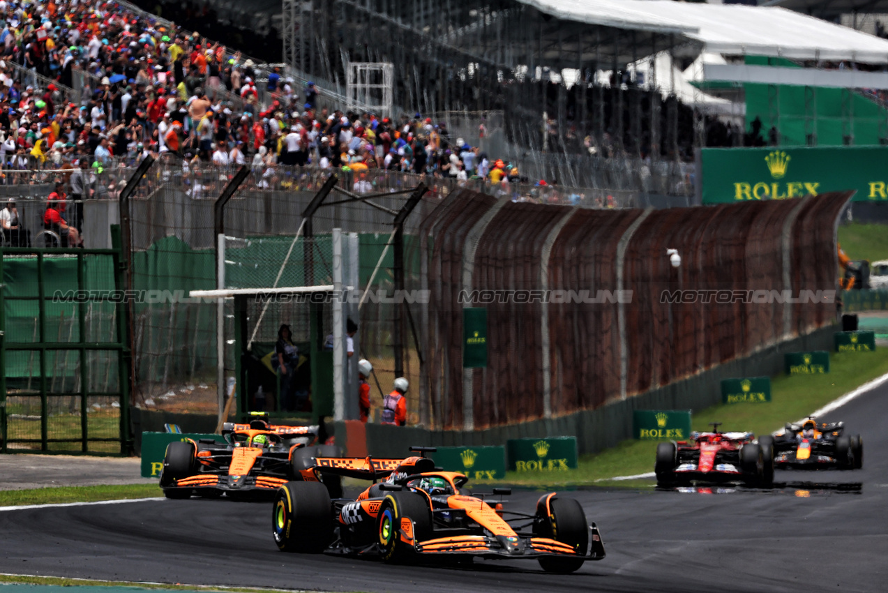 GP BRASILE, Oscar Piastri (AUS) McLaren MCL38.

02.11.2024. Formula 1 World Championship, Rd 21, Brazilian Grand Prix, Sao Paulo, Brazil, Sprint e Qualifiche Day.

 - www.xpbimages.com, EMail: requests@xpbimages.com © Copyright: Coates / XPB Images