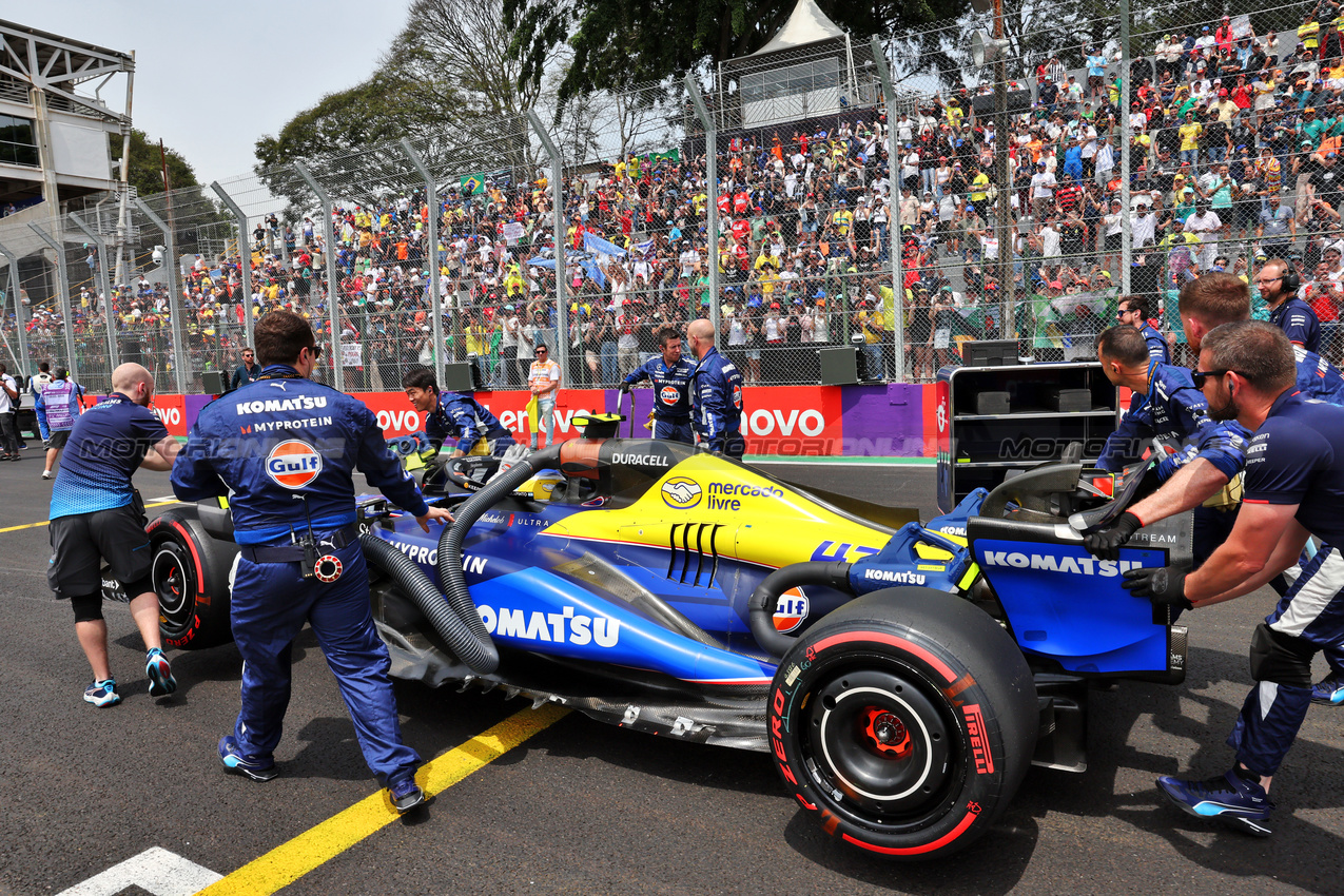 GP BRASILE, Franco Colapinto (ARG) Williams Racing FW46 on the grid.

02.11.2024. Formula 1 World Championship, Rd 21, Brazilian Grand Prix, Sao Paulo, Brazil, Sprint e Qualifiche Day.

- www.xpbimages.com, EMail: requests@xpbimages.com © Copyright: Batchelor / XPB Images