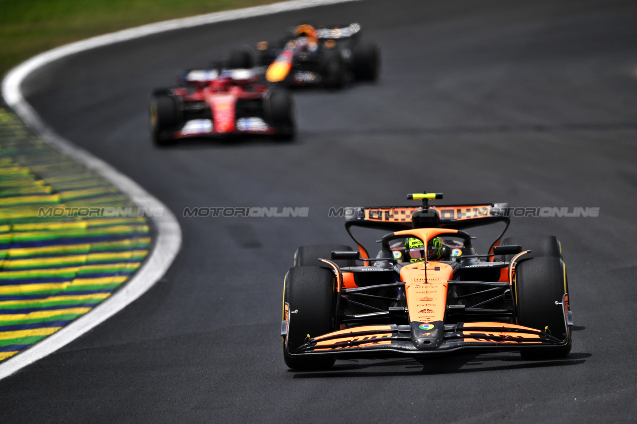 GP BRASILE, Lando Norris (GBR) McLaren MCL38.

02.11.2024. Formula 1 World Championship, Rd 21, Brazilian Grand Prix, Sao Paulo, Brazil, Sprint e Qualifiche Day.

- www.xpbimages.com, EMail: requests@xpbimages.com © Copyright: Price / XPB Images