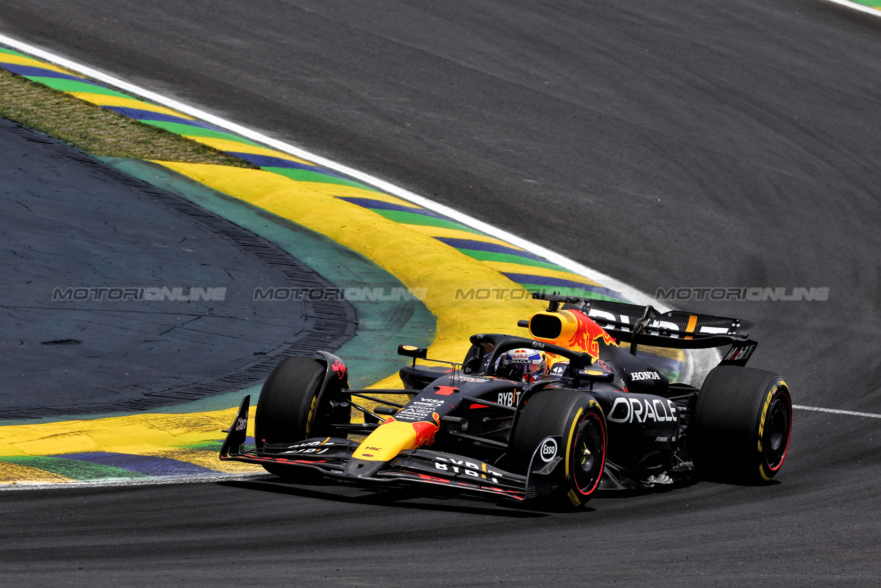 GP BRASILE, Max Verstappen (NLD) Red Bull Racing RB20.

02.11.2024. Formula 1 World Championship, Rd 21, Brazilian Grand Prix, Sao Paulo, Brazil, Sprint e Qualifiche Day.

- www.xpbimages.com, EMail: requests@xpbimages.com © Copyright: Batchelor / XPB Images