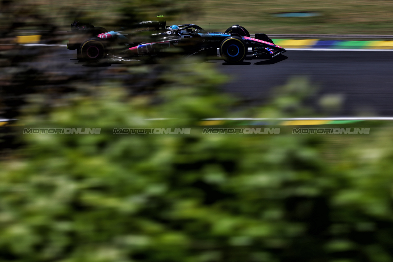 GP BRASILE, Pierre Gasly (FRA) Alpine F1 Team A524.

01.11.2024. Formula 1 World Championship, Rd 21, Brazilian Grand Prix, Sao Paulo, Brazil, Sprint Qualifiche Day.

- www.xpbimages.com, EMail: requests@xpbimages.com © Copyright: Charniaux / XPB Images