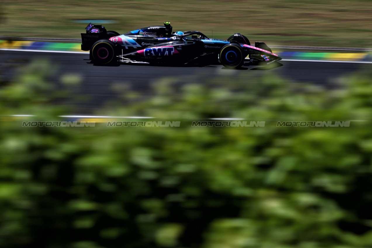 GP BRASILE, Pierre Gasly (FRA) Alpine F1 Team A524.

01.11.2024. Formula 1 World Championship, Rd 21, Brazilian Grand Prix, Sao Paulo, Brazil, Sprint Qualifiche Day.

- www.xpbimages.com, EMail: requests@xpbimages.com © Copyright: Charniaux / XPB Images