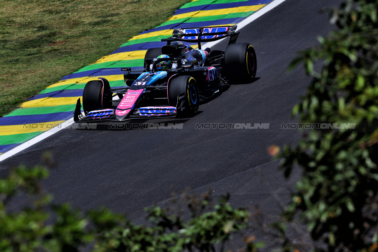 GP BRASILE, Esteban Ocon (FRA) Alpine F1 Team A524.

01.11.2024. Formula 1 World Championship, Rd 21, Brazilian Grand Prix, Sao Paulo, Brazil, Sprint Qualifiche Day.

- www.xpbimages.com, EMail: requests@xpbimages.com © Copyright: Charniaux / XPB Images