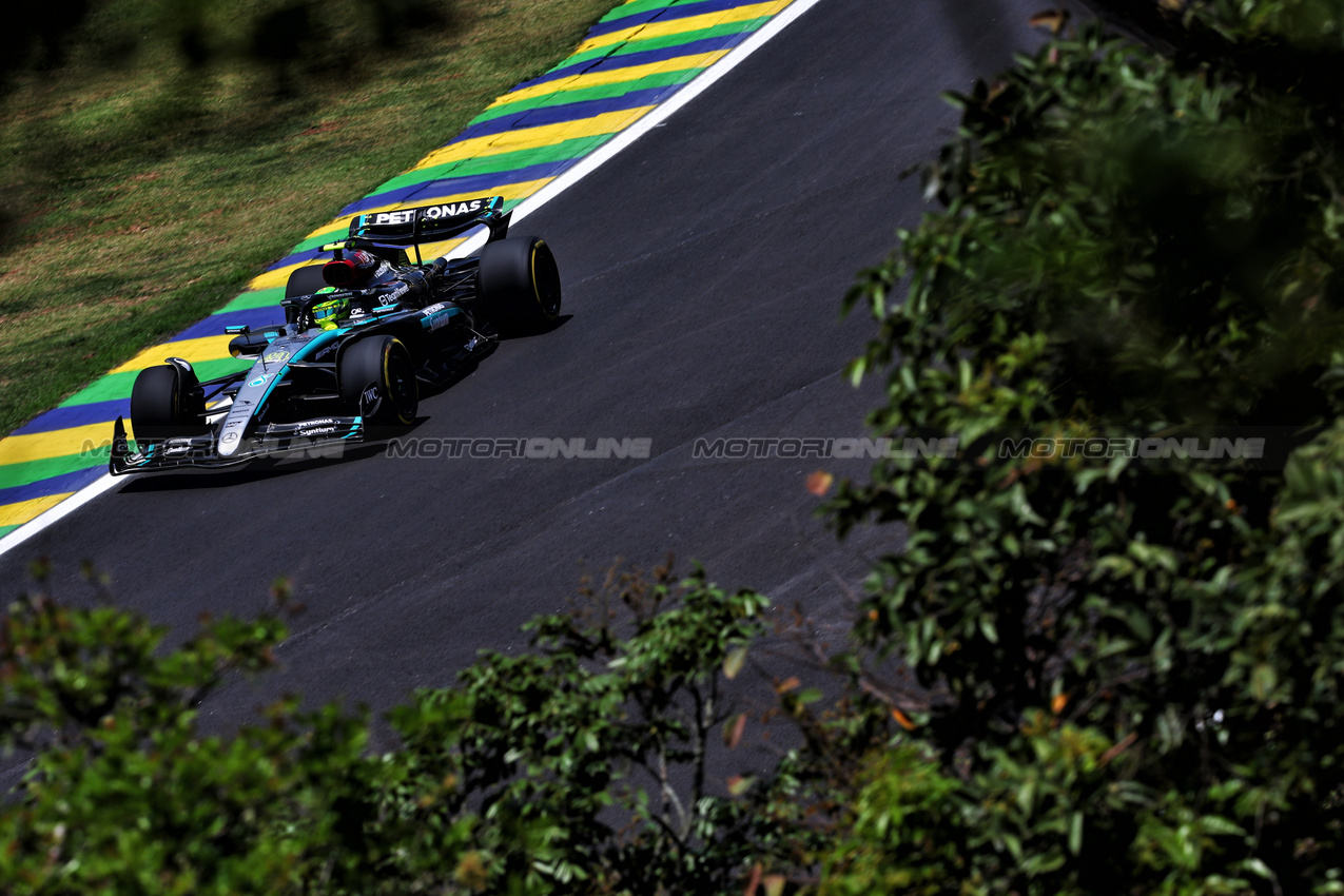 GP BRASILE, Lewis Hamilton (GBR) Mercedes AMG F1 W15.

01.11.2024. Formula 1 World Championship, Rd 21, Brazilian Grand Prix, Sao Paulo, Brazil, Sprint Qualifiche Day.

- www.xpbimages.com, EMail: requests@xpbimages.com © Copyright: Charniaux / XPB Images