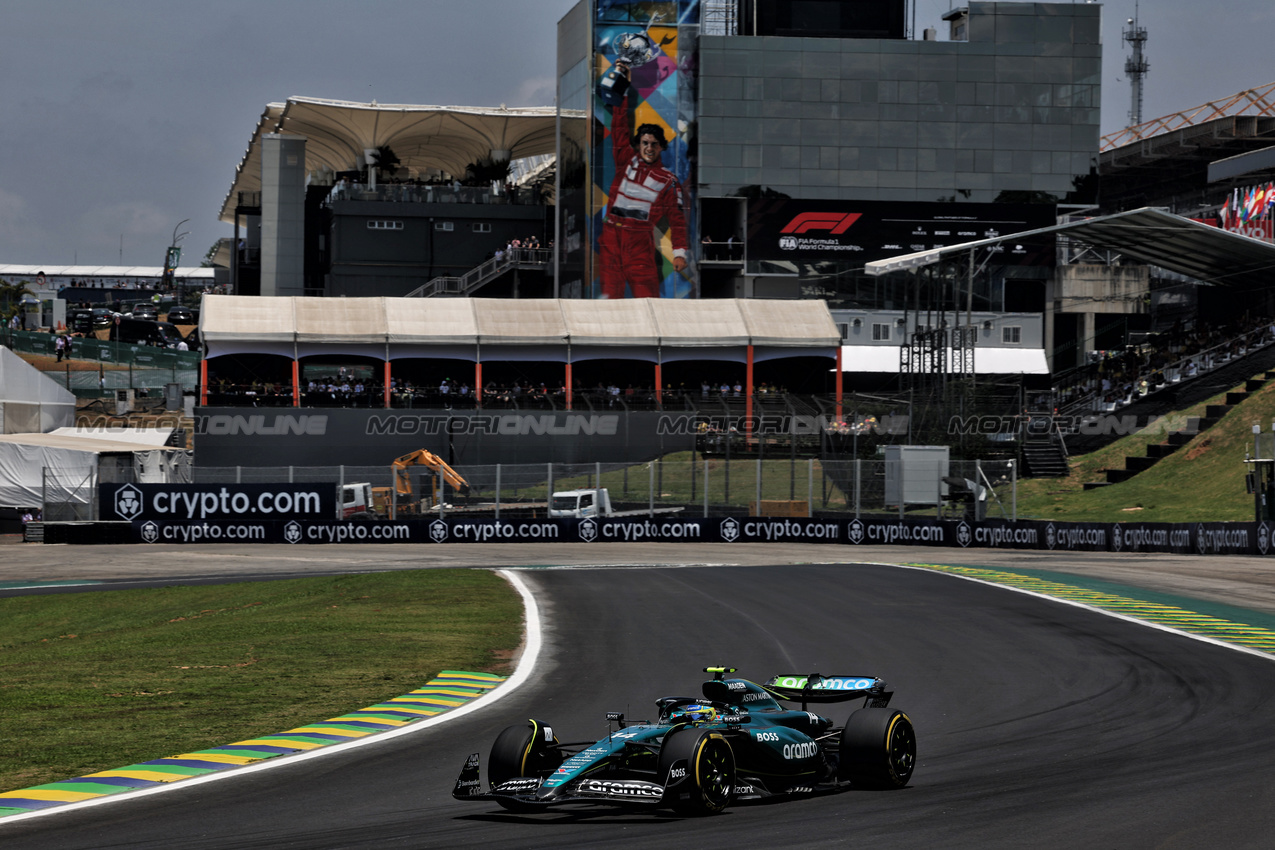 GP BRASILE, Fernando Alonso (ESP) Aston Martin F1 Team AMR24.

01.11.2024. Formula 1 World Championship, Rd 21, Brazilian Grand Prix, Sao Paulo, Brazil, Sprint Qualifiche Day.

 - www.xpbimages.com, EMail: requests@xpbimages.com © Copyright: Staley / XPB Images