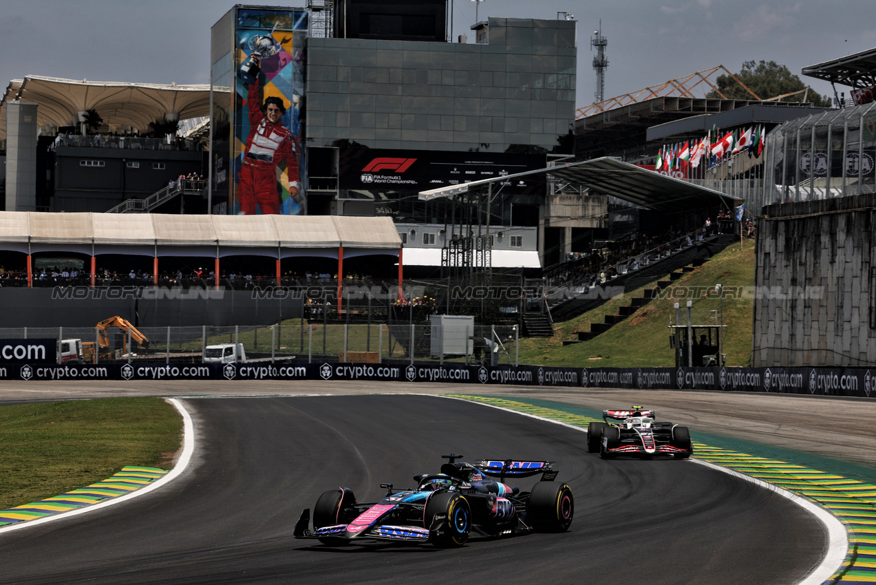 GP BRASILE, Esteban Ocon (FRA) Alpine F1 Team A524.

01.11.2024. Formula 1 World Championship, Rd 21, Brazilian Grand Prix, Sao Paulo, Brazil, Sprint Qualifiche Day.

 - www.xpbimages.com, EMail: requests@xpbimages.com © Copyright: Staley / XPB Images