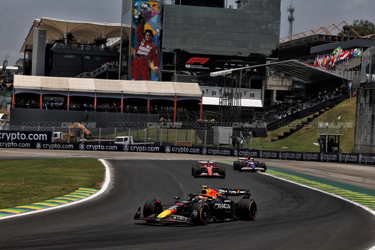 GP BRASILE, Sergio Perez (MEX) Red Bull Racing RB20.

01.11.2024. Formula 1 World Championship, Rd 21, Brazilian Grand Prix, Sao Paulo, Brazil, Sprint Qualifiche Day.

 - www.xpbimages.com, EMail: requests@xpbimages.com © Copyright: Staley / XPB Images