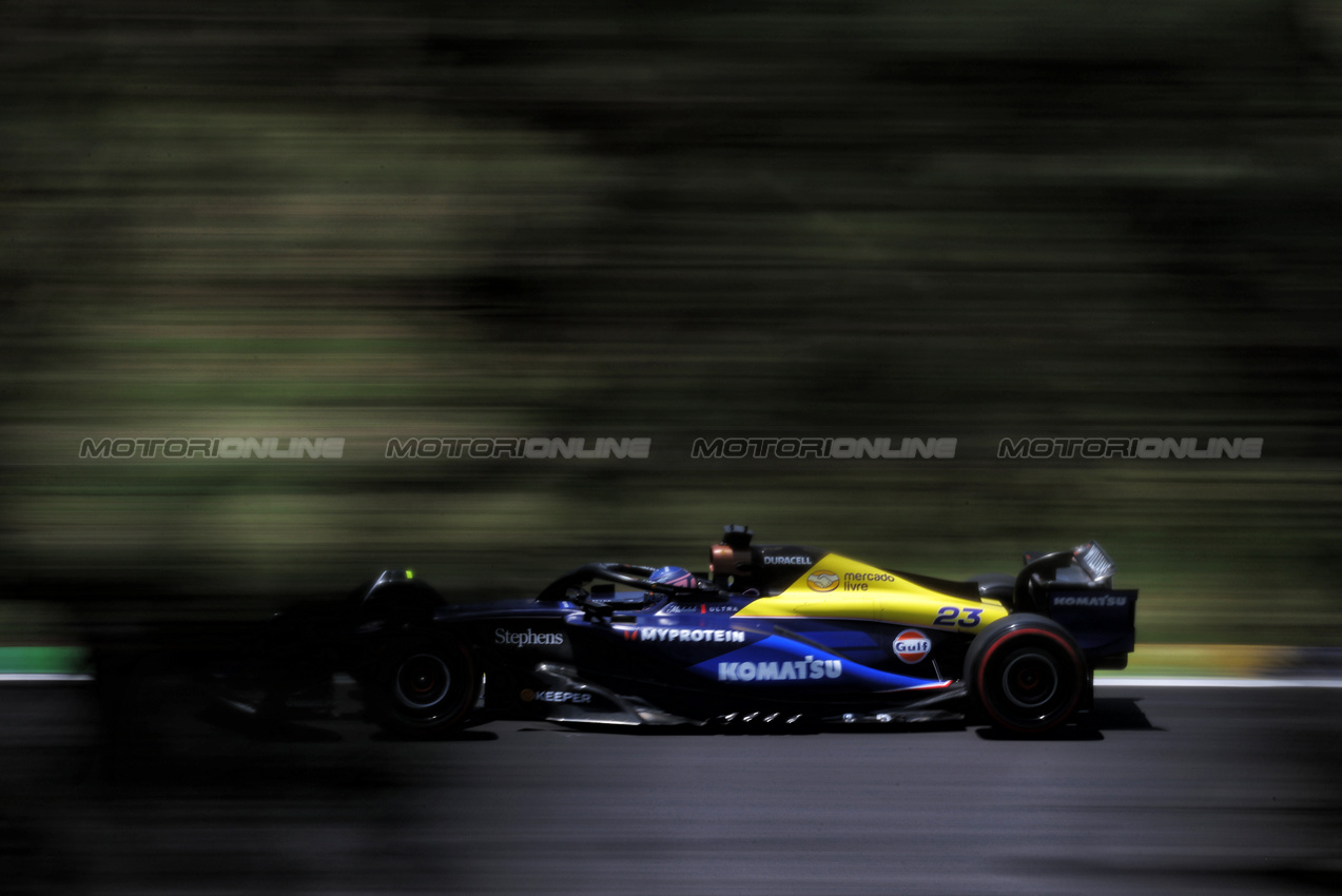 GP BRASILE, Alexander Albon (THA) Williams Racing FW46.

01.11.2024. Formula 1 World Championship, Rd 21, Brazilian Grand Prix, Sao Paulo, Brazil, Sprint Qualifiche Day.

 - www.xpbimages.com, EMail: requests@xpbimages.com © Copyright: Staley / XPB Images