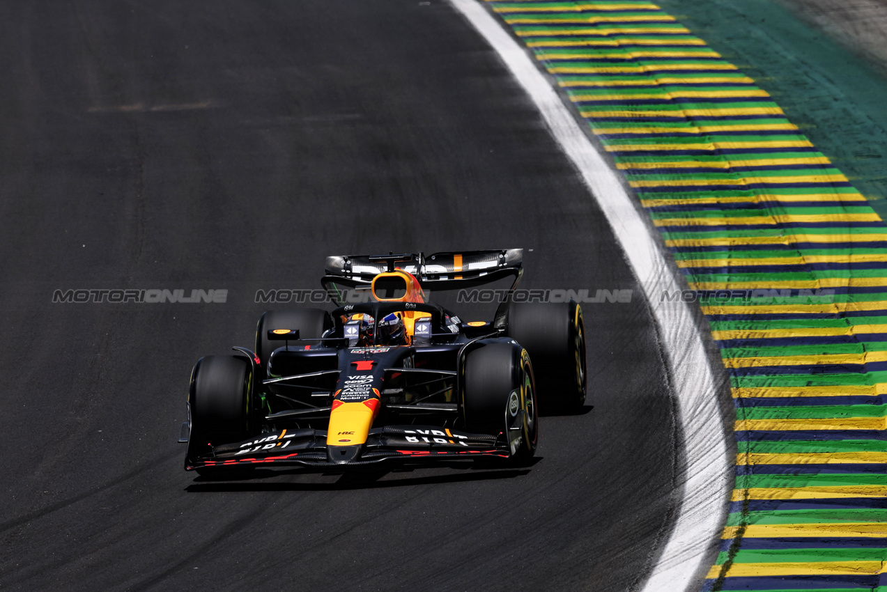 GP BRASILE, Max Verstappen (NLD) Red Bull Racing RB20.

01.11.2024. Formula 1 World Championship, Rd 21, Brazilian Grand Prix, Sao Paulo, Brazil, Sprint Qualifiche Day.

 - www.xpbimages.com, EMail: requests@xpbimages.com © Copyright: Staley / XPB Images