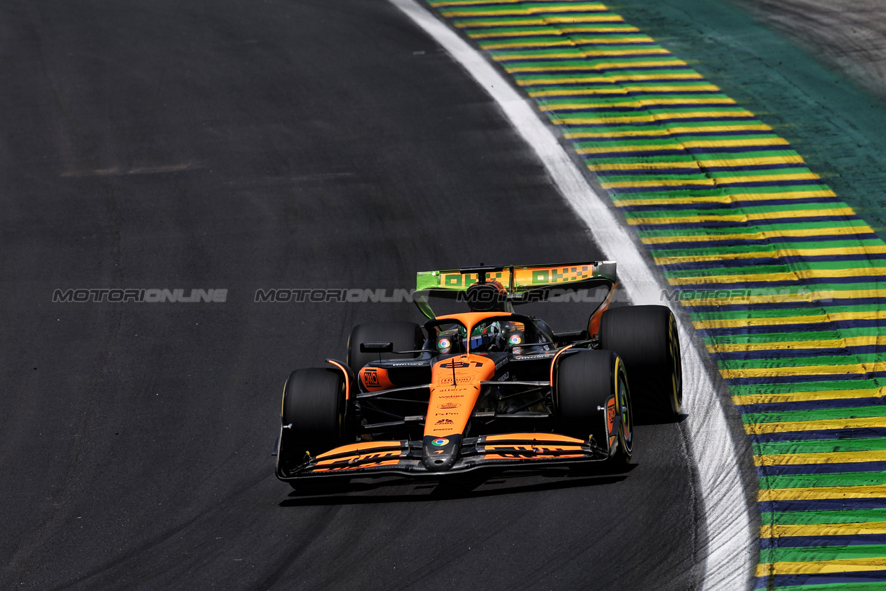 GP BRASILE, Oscar Piastri (AUS) McLaren MCL38.

01.11.2024. Formula 1 World Championship, Rd 21, Brazilian Grand Prix, Sao Paulo, Brazil, Sprint Qualifiche Day.

 - www.xpbimages.com, EMail: requests@xpbimages.com © Copyright: Staley / XPB Images