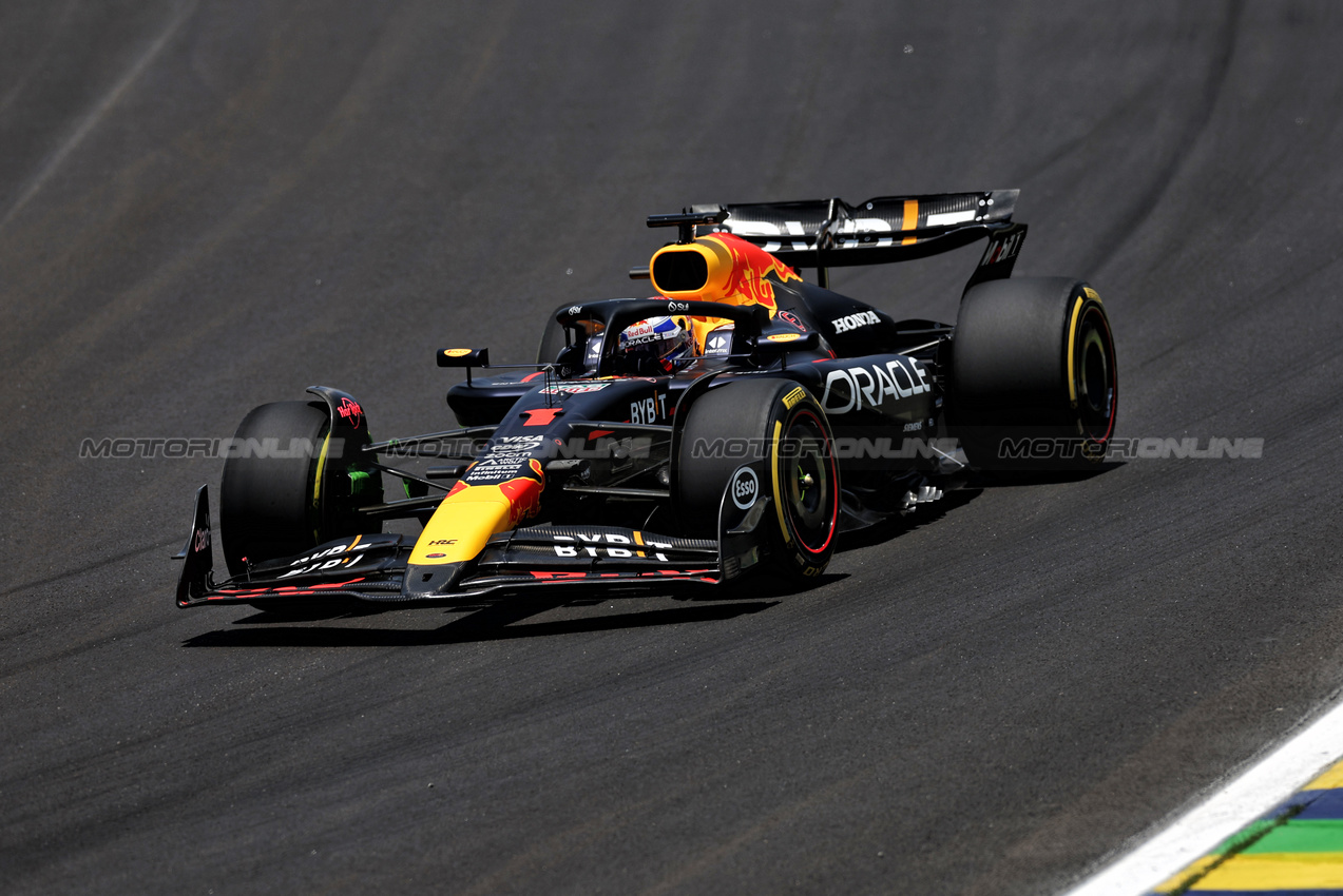 GP BRASILE, Max Verstappen (NLD) Red Bull Racing RB20.

01.11.2024. Formula 1 World Championship, Rd 21, Brazilian Grand Prix, Sao Paulo, Brazil, Sprint Qualifiche Day.

 - www.xpbimages.com, EMail: requests@xpbimages.com © Copyright: Staley / XPB Images