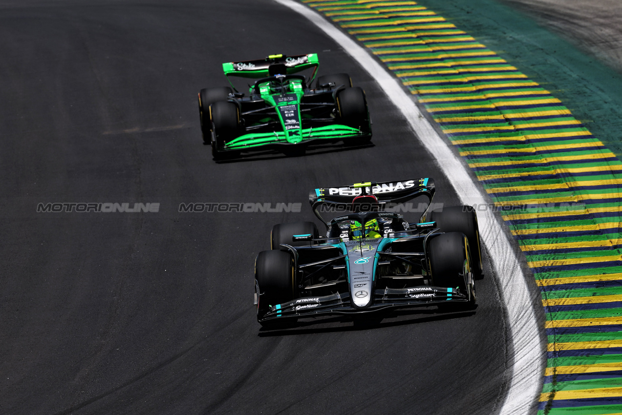 GP BRASILE, Lewis Hamilton (GBR) Mercedes AMG F1 W15.

01.11.2024. Formula 1 World Championship, Rd 21, Brazilian Grand Prix, Sao Paulo, Brazil, Sprint Qualifiche Day.

 - www.xpbimages.com, EMail: requests@xpbimages.com © Copyright: Staley / XPB Images