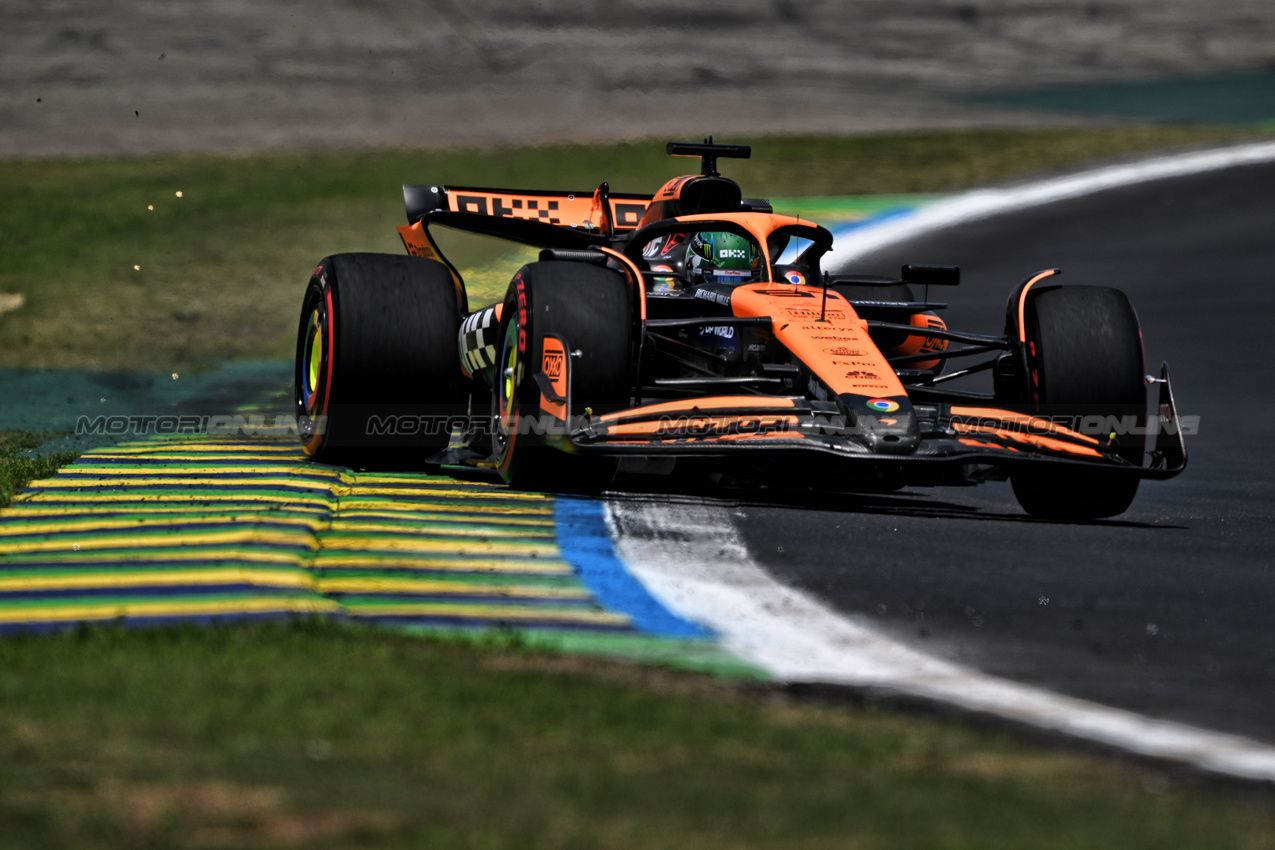 GP BRASILE, Oscar Piastri (AUS) McLaren MCL38.

01.11.2024. Formula 1 World Championship, Rd 21, Brazilian Grand Prix, Sao Paulo, Brazil, Sprint Qualifiche Day.

- www.xpbimages.com, EMail: requests@xpbimages.com © Copyright: Price / XPB Images