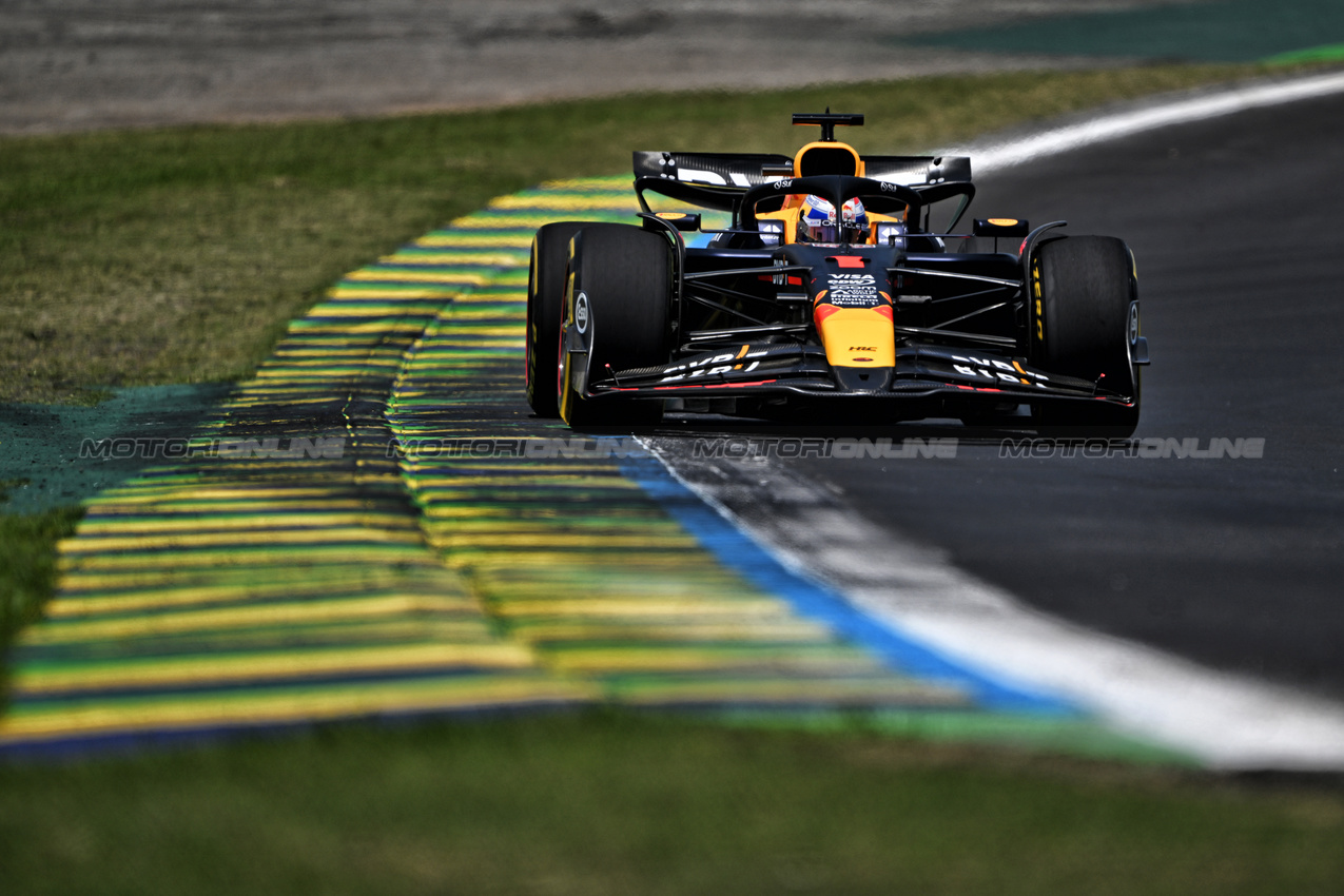 GP BRASILE, Max Verstappen (NLD) Red Bull Racing RB20.

01.11.2024. Formula 1 World Championship, Rd 21, Brazilian Grand Prix, Sao Paulo, Brazil, Sprint Qualifiche Day.

- www.xpbimages.com, EMail: requests@xpbimages.com © Copyright: Price / XPB Images