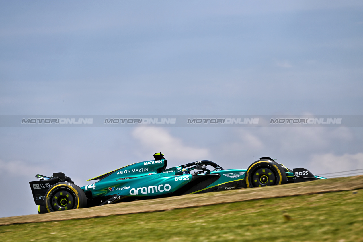 GP BRASILE, Fernando Alonso (ESP) Aston Martin F1 Team AMR24.

01.11.2024. Formula 1 World Championship, Rd 21, Brazilian Grand Prix, Sao Paulo, Brazil, Sprint Qualifiche Day.

- www.xpbimages.com, EMail: requests@xpbimages.com © Copyright: Price / XPB Images