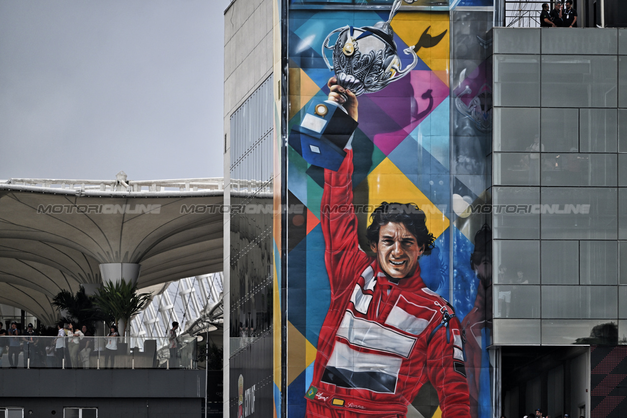 GP BRASILE, Circuit Atmosfera - Ayrton Senna mural.

01.11.2024. Formula 1 World Championship, Rd 21, Brazilian Grand Prix, Sao Paulo, Brazil, Sprint Qualifiche Day.

- www.xpbimages.com, EMail: requests@xpbimages.com © Copyright: Price / XPB Images