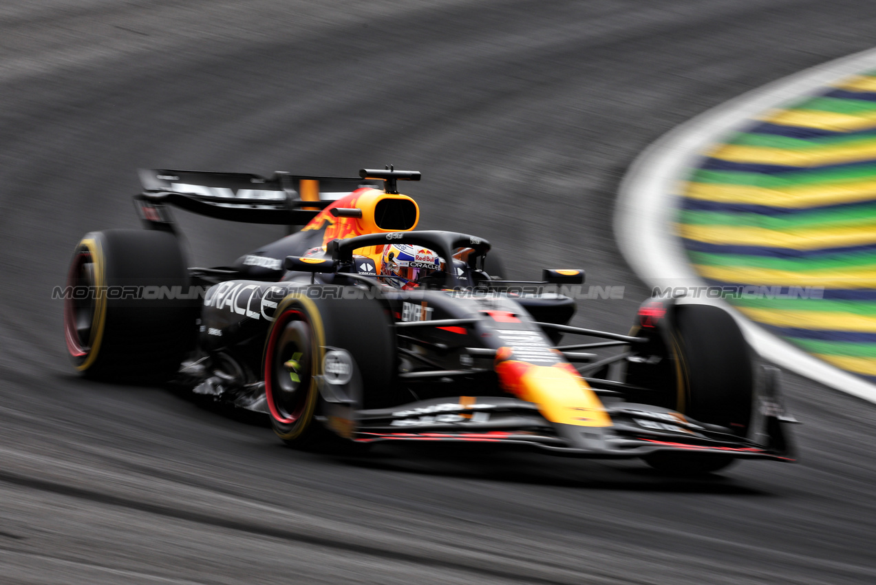 GP BRASILE, Max Verstappen (NLD) Red Bull Racing RB20.

01.11.2024. Formula 1 World Championship, Rd 21, Brazilian Grand Prix, Sao Paulo, Brazil, Sprint Qualifiche Day.

 - www.xpbimages.com, EMail: requests@xpbimages.com © Copyright: Coates / XPB Images