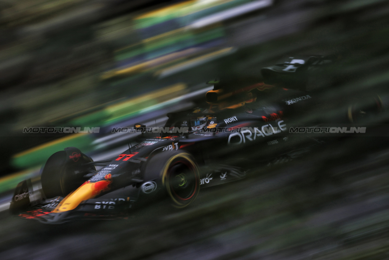 GP BRASILE, Sergio Perez (MEX) Red Bull Racing RB20.

01.11.2024. Formula 1 World Championship, Rd 21, Brazilian Grand Prix, Sao Paulo, Brazil, Sprint Qualifiche Day.

 - www.xpbimages.com, EMail: requests@xpbimages.com © Copyright: Staley / XPB Images