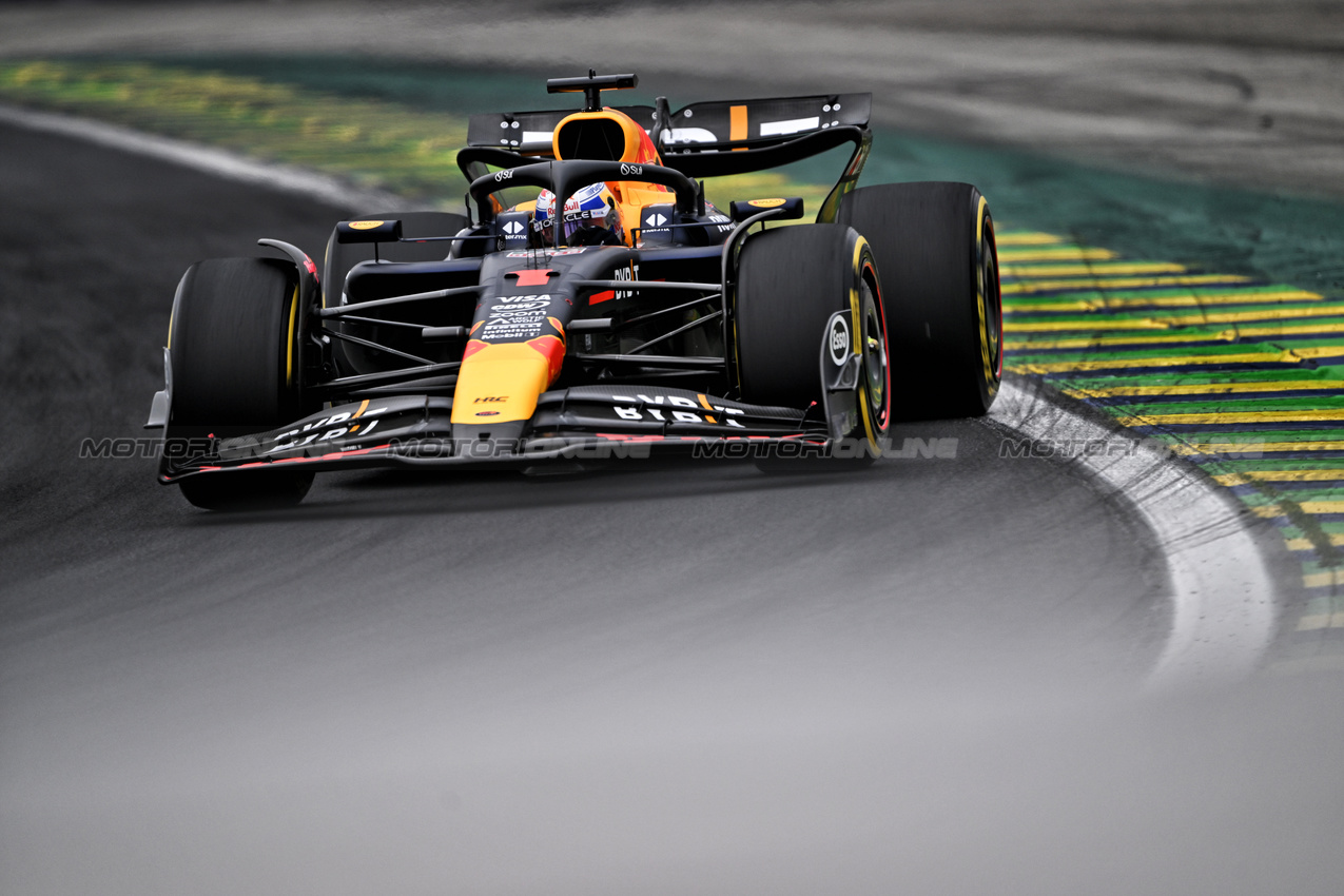 GP BRASILE, Max Verstappen (NLD) Red Bull Racing RB20.

01.11.2024. Formula 1 World Championship, Rd 21, Brazilian Grand Prix, Sao Paulo, Brazil, Sprint Qualifiche Day.

- www.xpbimages.com, EMail: requests@xpbimages.com © Copyright: Price / XPB Images