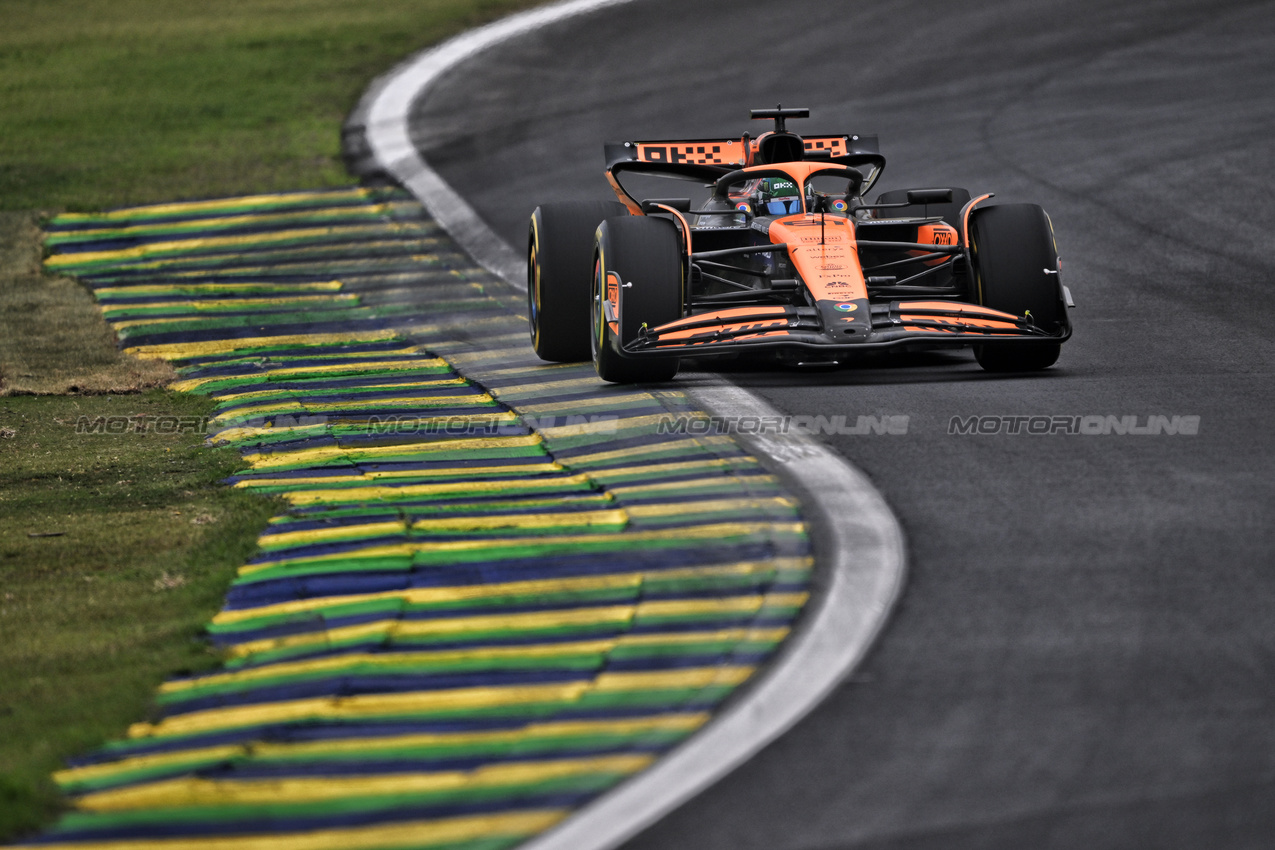 GP BRASILE, Oscar Piastri (AUS) McLaren MCL38.

01.11.2024. Formula 1 World Championship, Rd 21, Brazilian Grand Prix, Sao Paulo, Brazil, Sprint Qualifiche Day.

- www.xpbimages.com, EMail: requests@xpbimages.com © Copyright: Price / XPB Images