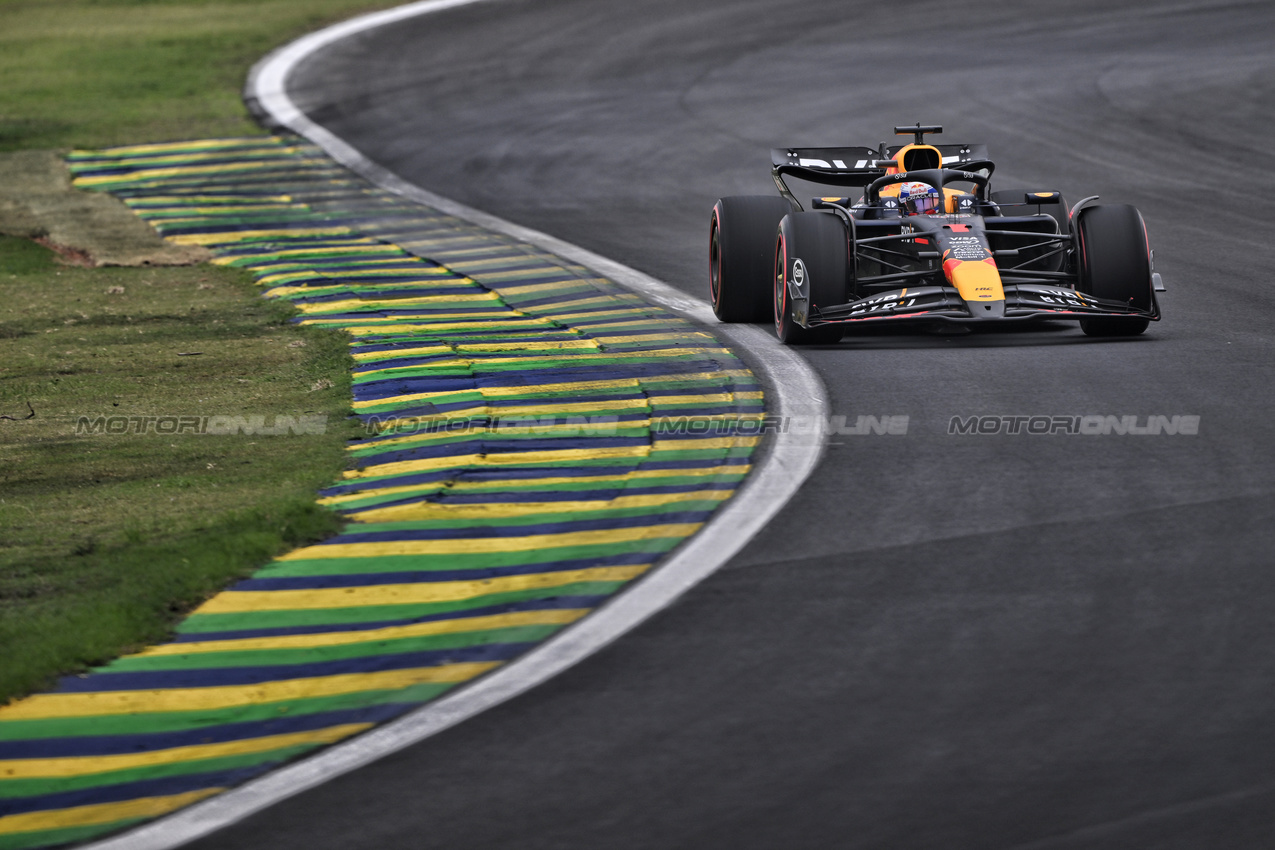 GP BRASILE, Max Verstappen (NLD) Red Bull Racing RB20.

01.11.2024. Formula 1 World Championship, Rd 21, Brazilian Grand Prix, Sao Paulo, Brazil, Sprint Qualifiche Day.

- www.xpbimages.com, EMail: requests@xpbimages.com © Copyright: Price / XPB Images