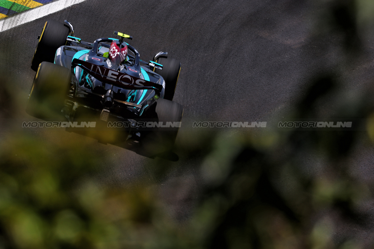 GP BRASILE, Lewis Hamilton (GBR) Mercedes AMG F1 W15.

01.11.2024. Formula 1 World Championship, Rd 21, Brazilian Grand Prix, Sao Paulo, Brazil, Sprint Qualifiche Day.

- www.xpbimages.com, EMail: requests@xpbimages.com © Copyright: Charniaux / XPB Images