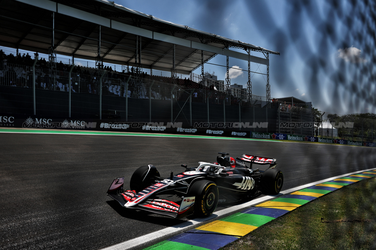 GP BRASILE, Oliver Bearman (GBR) Haas VF-24 Reserve Driver.

01.11.2024. Formula 1 World Championship, Rd 21, Brazilian Grand Prix, Sao Paulo, Brazil, Sprint Qualifiche Day.

- www.xpbimages.com, EMail: requests@xpbimages.com © Copyright: Charniaux / XPB Images