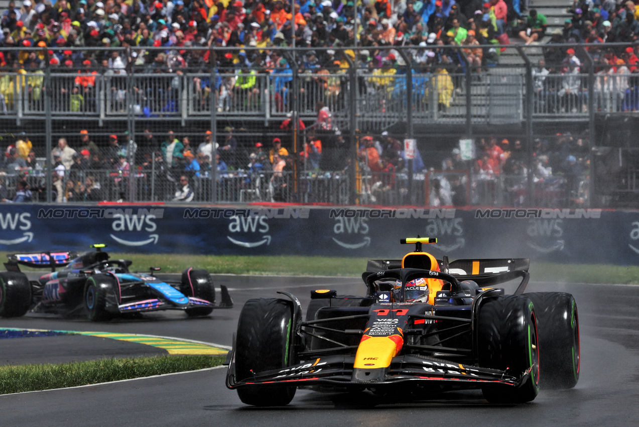 GP CANADA, Sergio Perez (MEX) Red Bull Racing RB20.

09.06.2024. Formula 1 World Championship, Rd 9, Canadian Grand Prix, Montreal, Canada, Gara Day.

- www.xpbimages.com, EMail: requests@xpbimages.com © Copyright: Batchelor / XPB Images