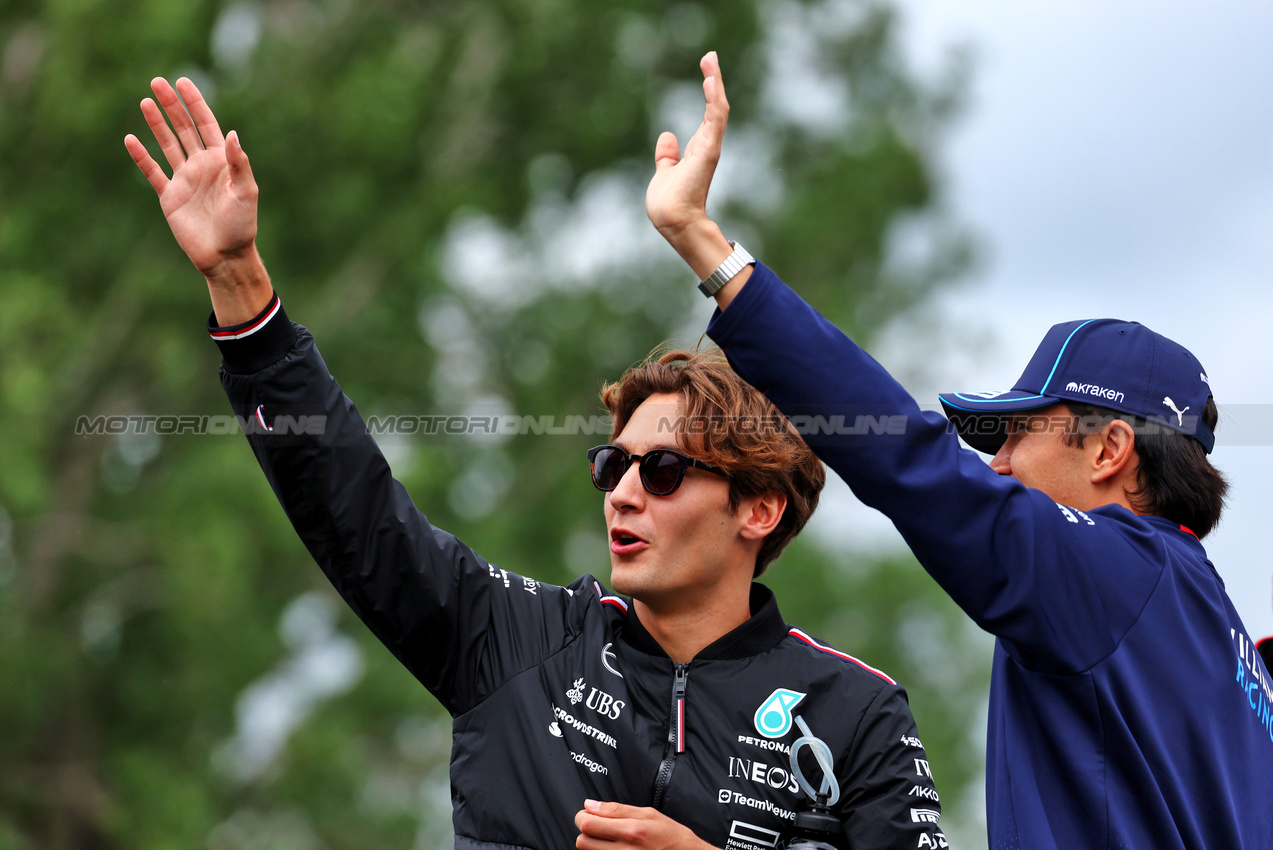 GP CANADA, (L to R): George Russell (GBR) Mercedes AMG F1 e Alexander Albon (THA) Williams Racing on the drivers' parade.

09.06.2024. Formula 1 World Championship, Rd 9, Canadian Grand Prix, Montreal, Canada, Gara Day.

 - www.xpbimages.com, EMail: requests@xpbimages.com © Copyright: Coates / XPB Images