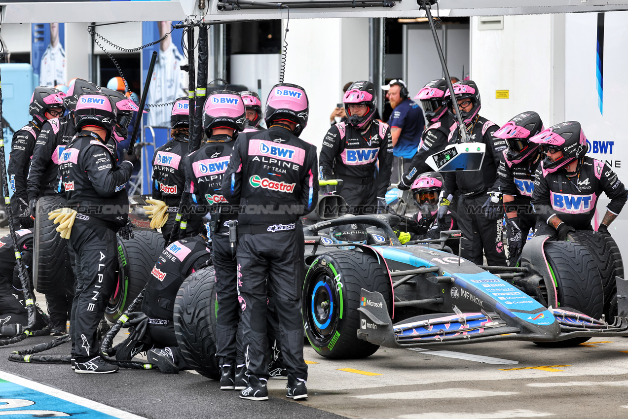 GP CANADA, Pierre Gasly (FRA) Alpine F1 Team A524 makes a pit stop.

09.06.2024. Formula 1 World Championship, Rd 9, Canadian Grand Prix, Montreal, Canada, Gara Day.

- www.xpbimages.com, EMail: requests@xpbimages.com © Copyright: Batchelor / XPB Images