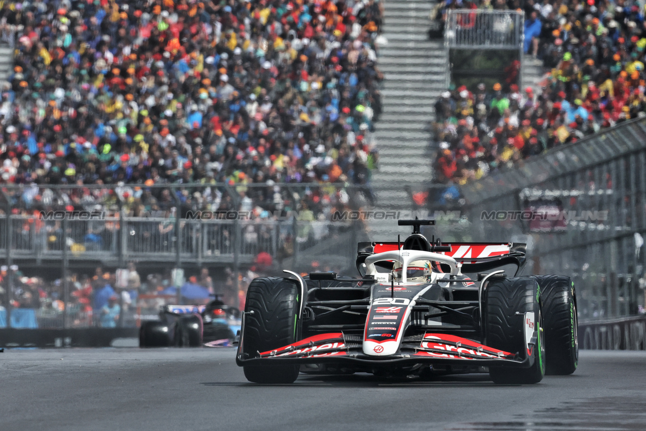 GP CANADA, Kevin Magnussen (DEN) Haas VF-24.

09.06.2024. Formula 1 World Championship, Rd 9, Canadian Grand Prix, Montreal, Canada, Gara Day.

- www.xpbimages.com, EMail: requests@xpbimages.com © Copyright: Bearne / XPB Images