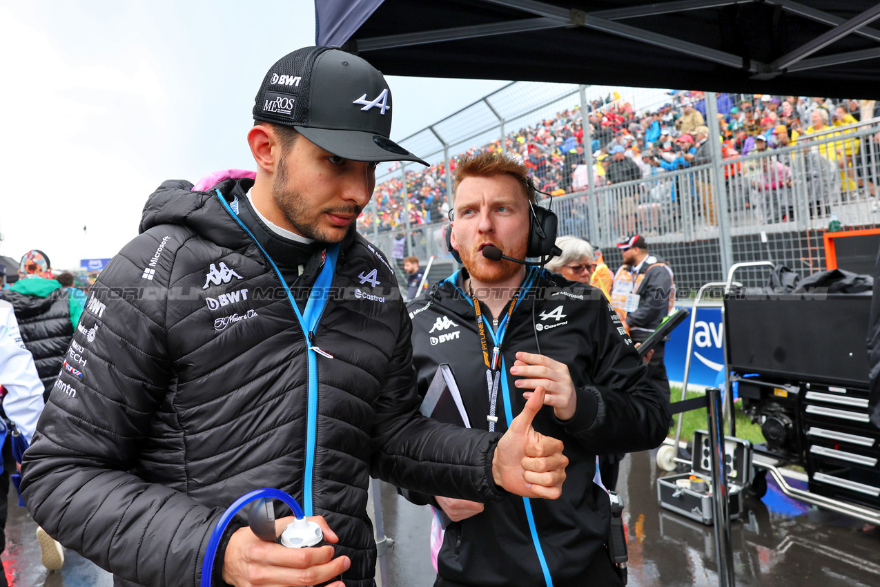 GP CANADA, Esteban Ocon (FRA) Alpine F1 Team with Josh Peckett (GBR) Alpine F1 Team Gara Engineer on the grid.

09.06.2024. Formula 1 World Championship, Rd 9, Canadian Grand Prix, Montreal, Canada, Gara Day.

- www.xpbimages.com, EMail: requests@xpbimages.com © Copyright: Batchelor / XPB Images