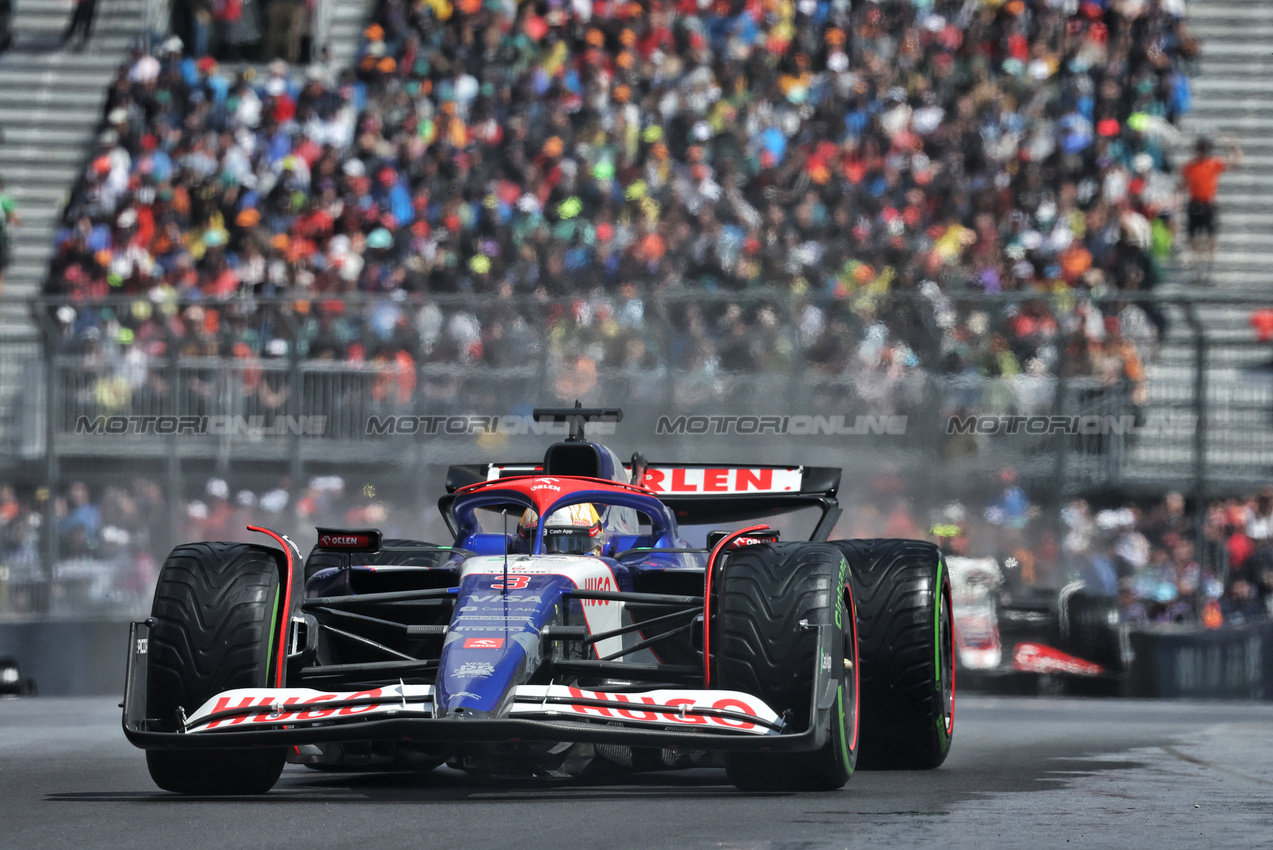 GP CANADA, Daniel Ricciardo (AUS) RB VCARB 01.

09.06.2024. Formula 1 World Championship, Rd 9, Canadian Grand Prix, Montreal, Canada, Gara Day.

- www.xpbimages.com, EMail: requests@xpbimages.com © Copyright: Bearne / XPB Images