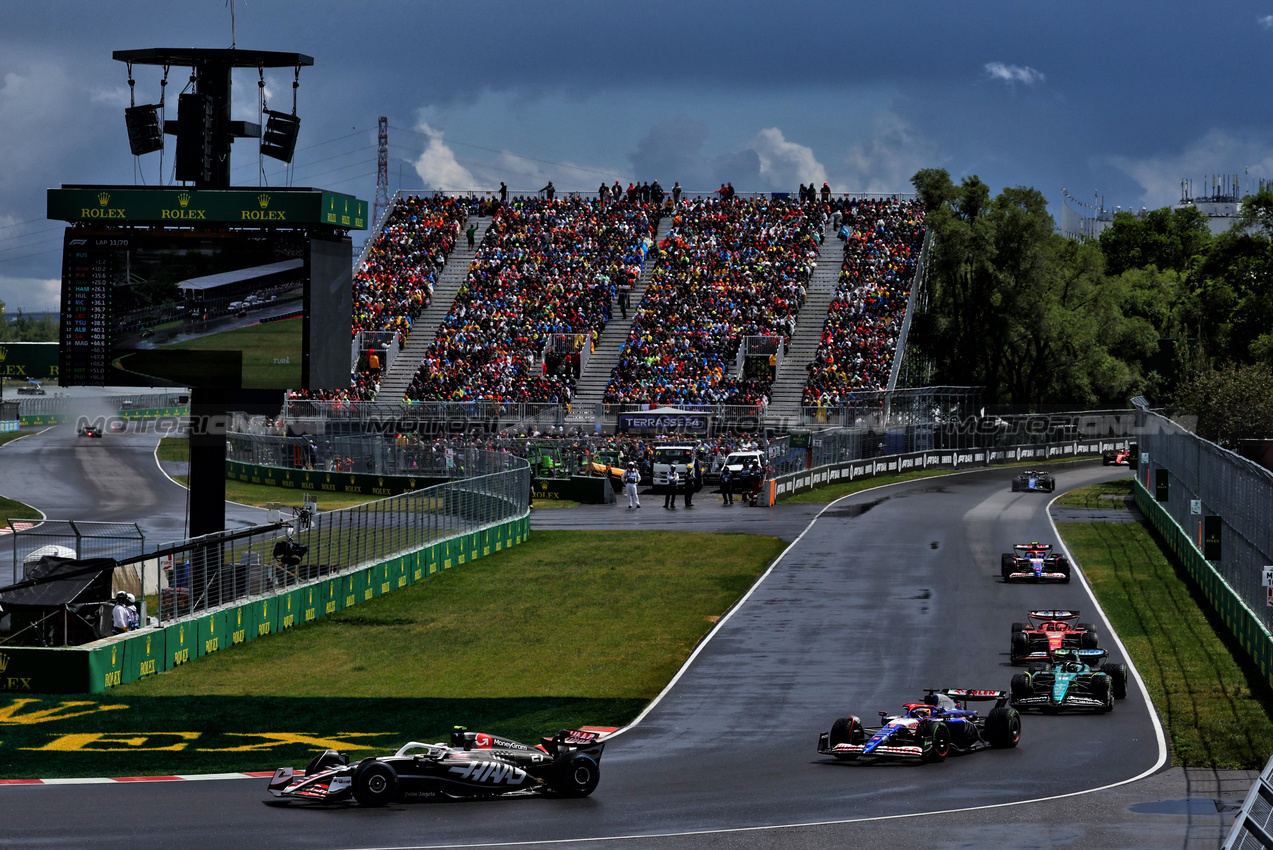 GP CANADA, Nico Hulkenberg (GER) Haas VF-24.

09.06.2024. Formula 1 World Championship, Rd 9, Canadian Grand Prix, Montreal, Canada, Gara Day.

 - www.xpbimages.com, EMail: requests@xpbimages.com © Copyright: Coates / XPB Images