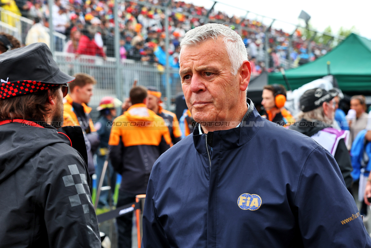 GP CANADA, Derek Warwick (GBR) FIA Steward on the grid.

09.06.2024. Formula 1 World Championship, Rd 9, Canadian Grand Prix, Montreal, Canada, Gara Day.

- www.xpbimages.com, EMail: requests@xpbimages.com © Copyright: Batchelor / XPB Images