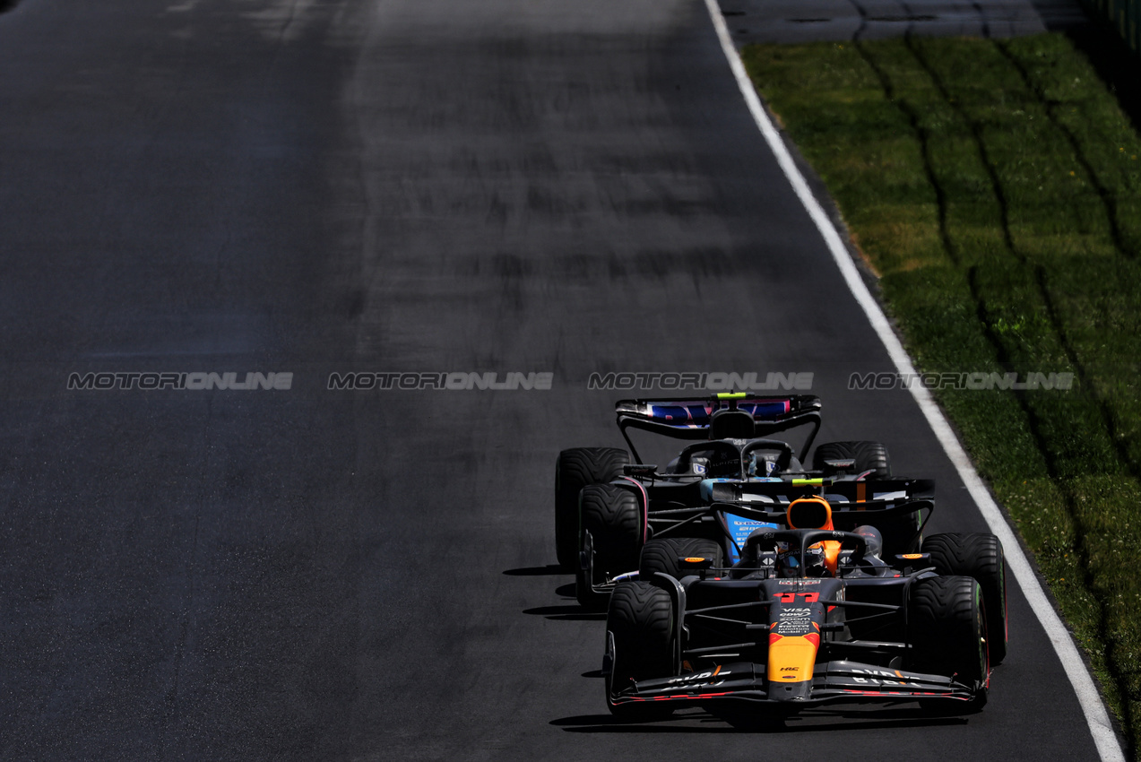 GP CANADA, Sergio Perez (MEX) Red Bull Racing RB20.

09.06.2024. Formula 1 World Championship, Rd 9, Canadian Grand Prix, Montreal, Canada, Gara Day.

 - www.xpbimages.com, EMail: requests@xpbimages.com © Copyright: Coates / XPB Images