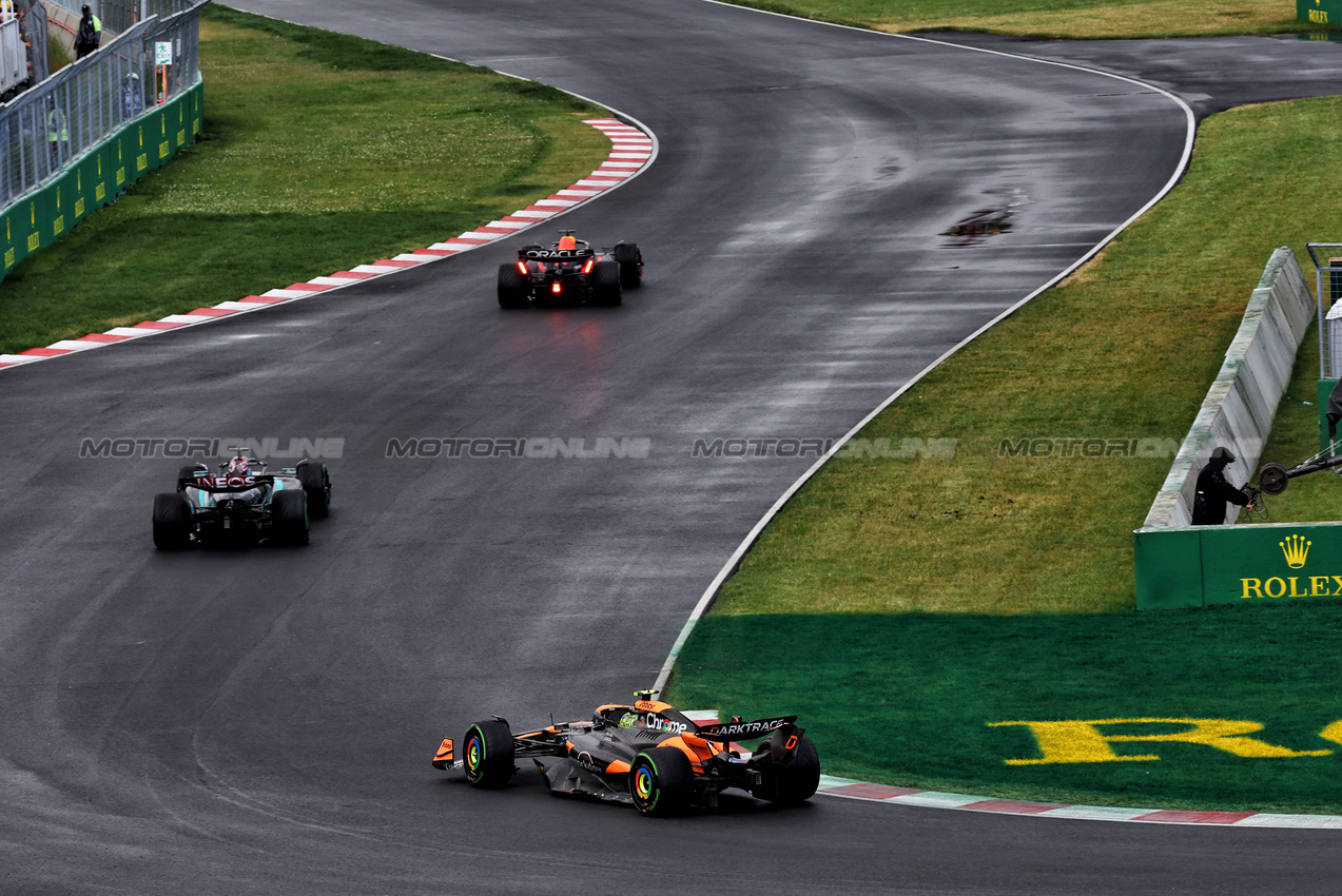 GP CANADA, Lando Norris (GBR) McLaren MCL38.

09.06.2024. Formula 1 World Championship, Rd 9, Canadian Grand Prix, Montreal, Canada, Gara Day.

 - www.xpbimages.com, EMail: requests@xpbimages.com © Copyright: Coates / XPB Images